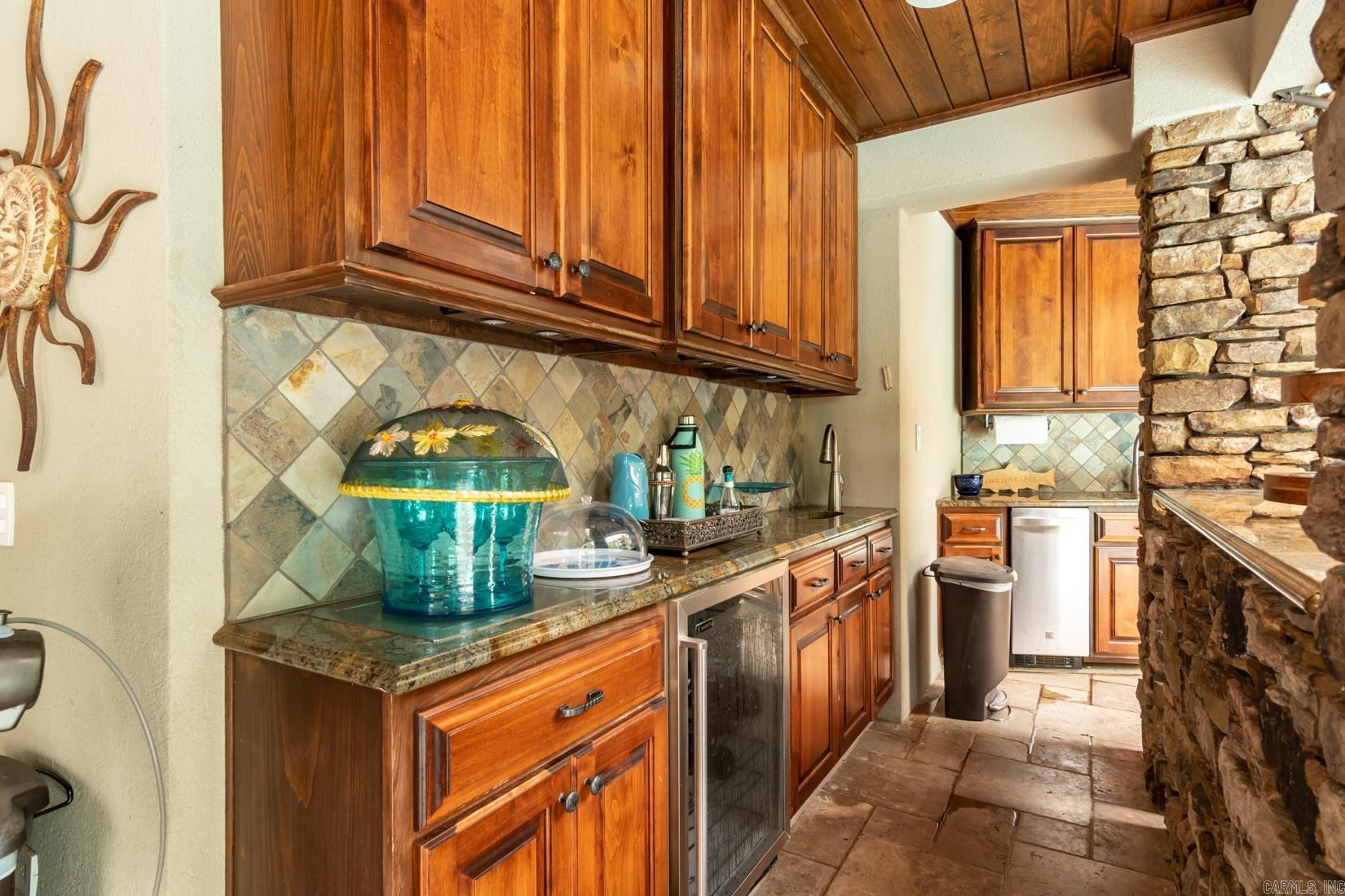 THUNDER BAY - LAKE - Residential