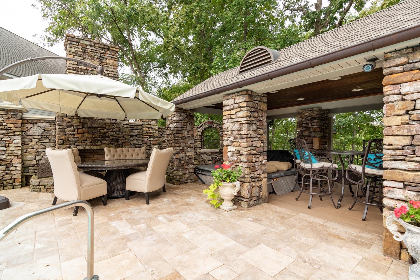 THUNDER BAY - LAKE - Residential