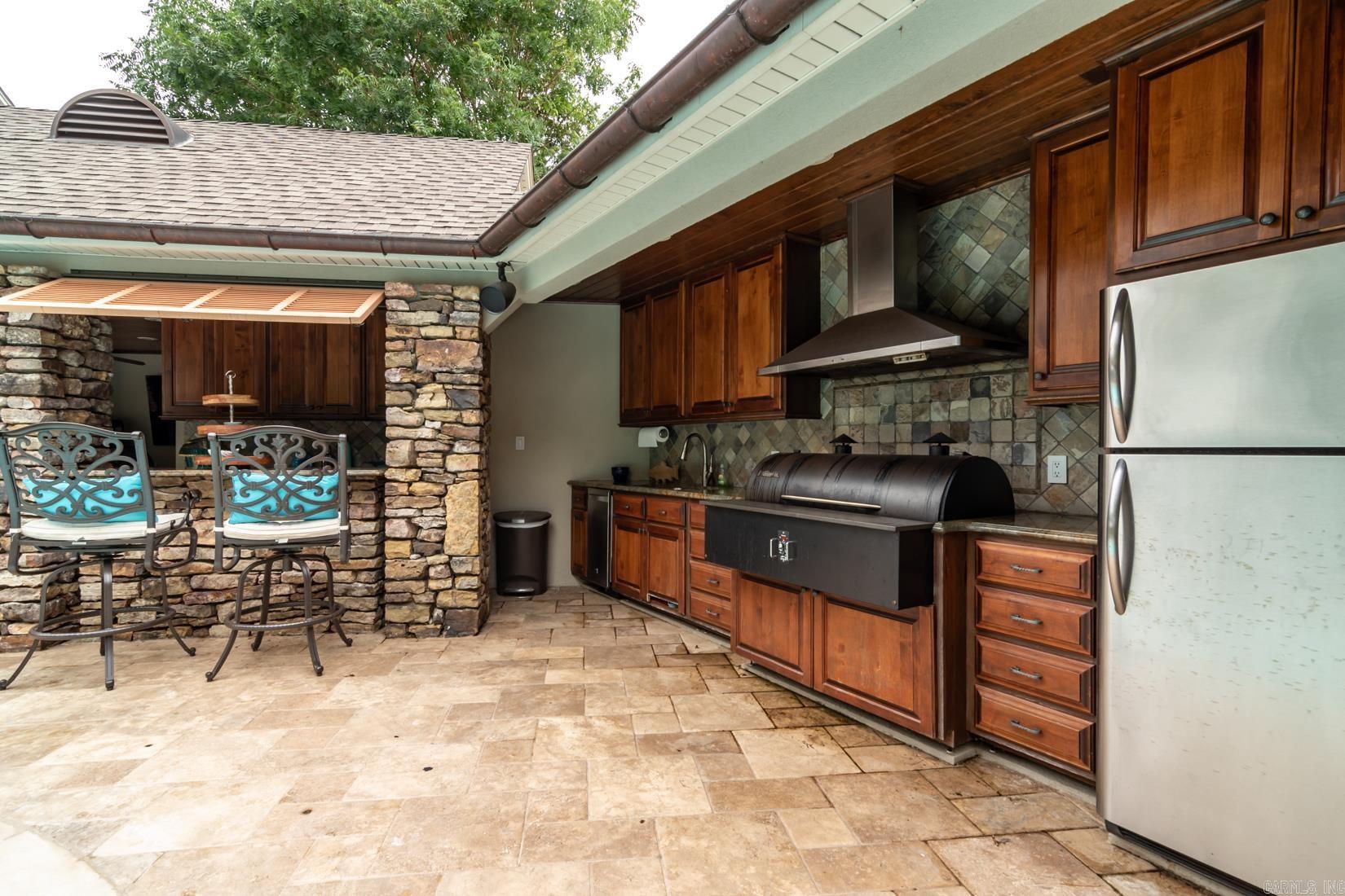 THUNDER BAY - LAKE - Residential