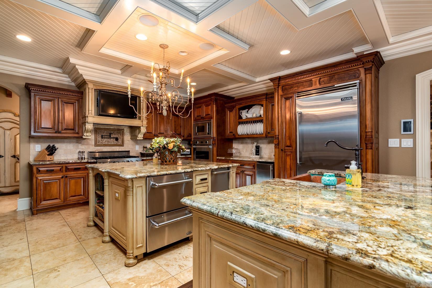 THUNDER BAY - LAKE - Residential