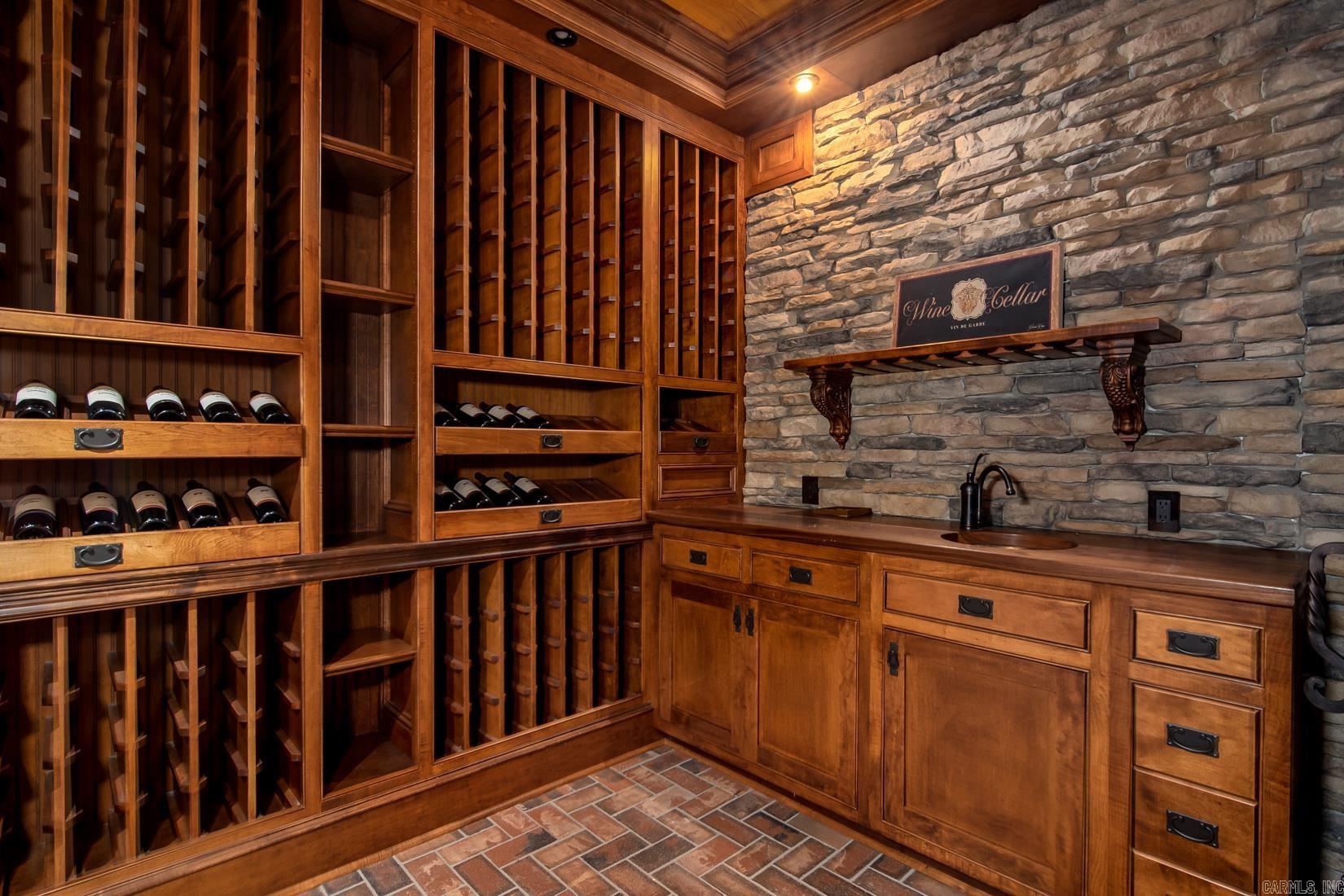 THUNDER BAY - LAKE - Residential