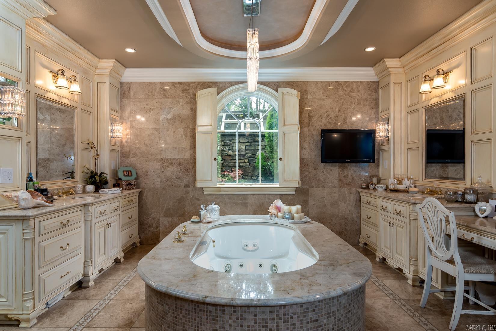 THUNDER BAY - LAKE - Residential