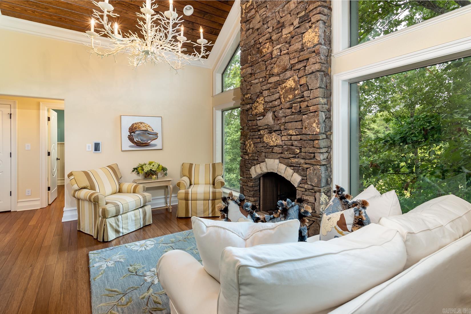 THUNDER BAY - LAKE - Residential