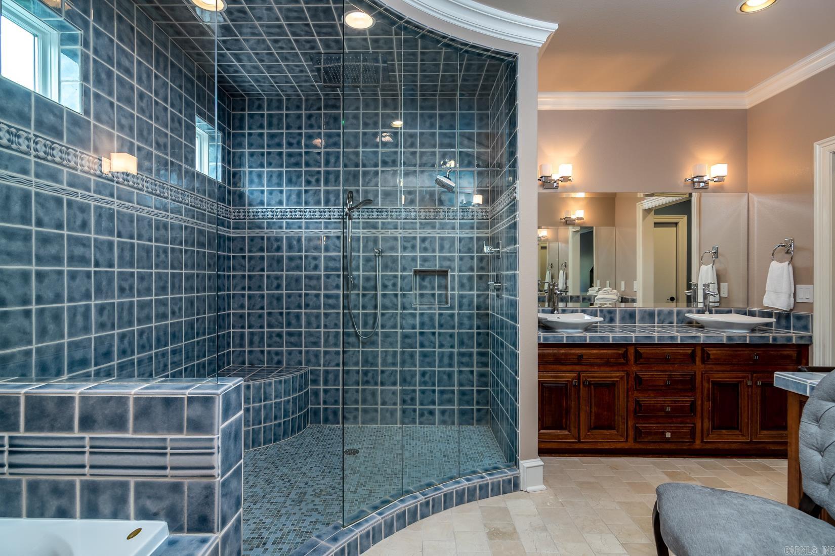 THUNDER BAY - LAKE - Residential