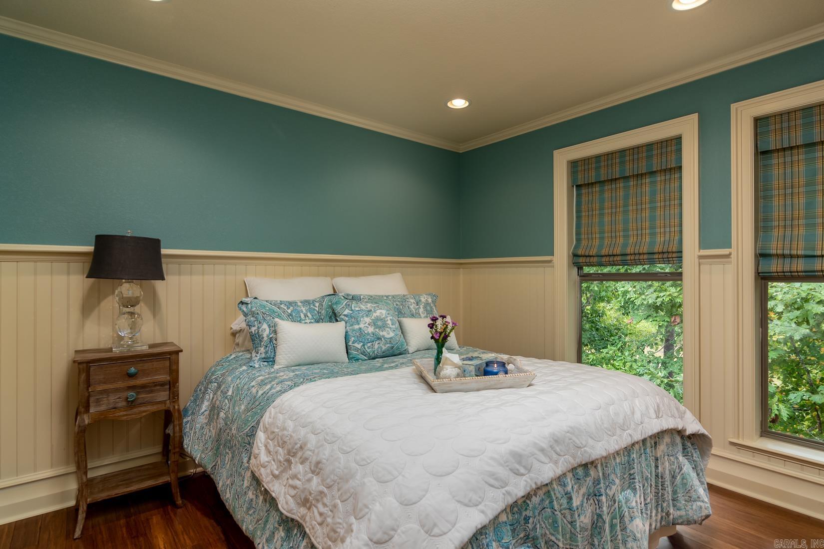 THUNDER BAY - LAKE - Residential