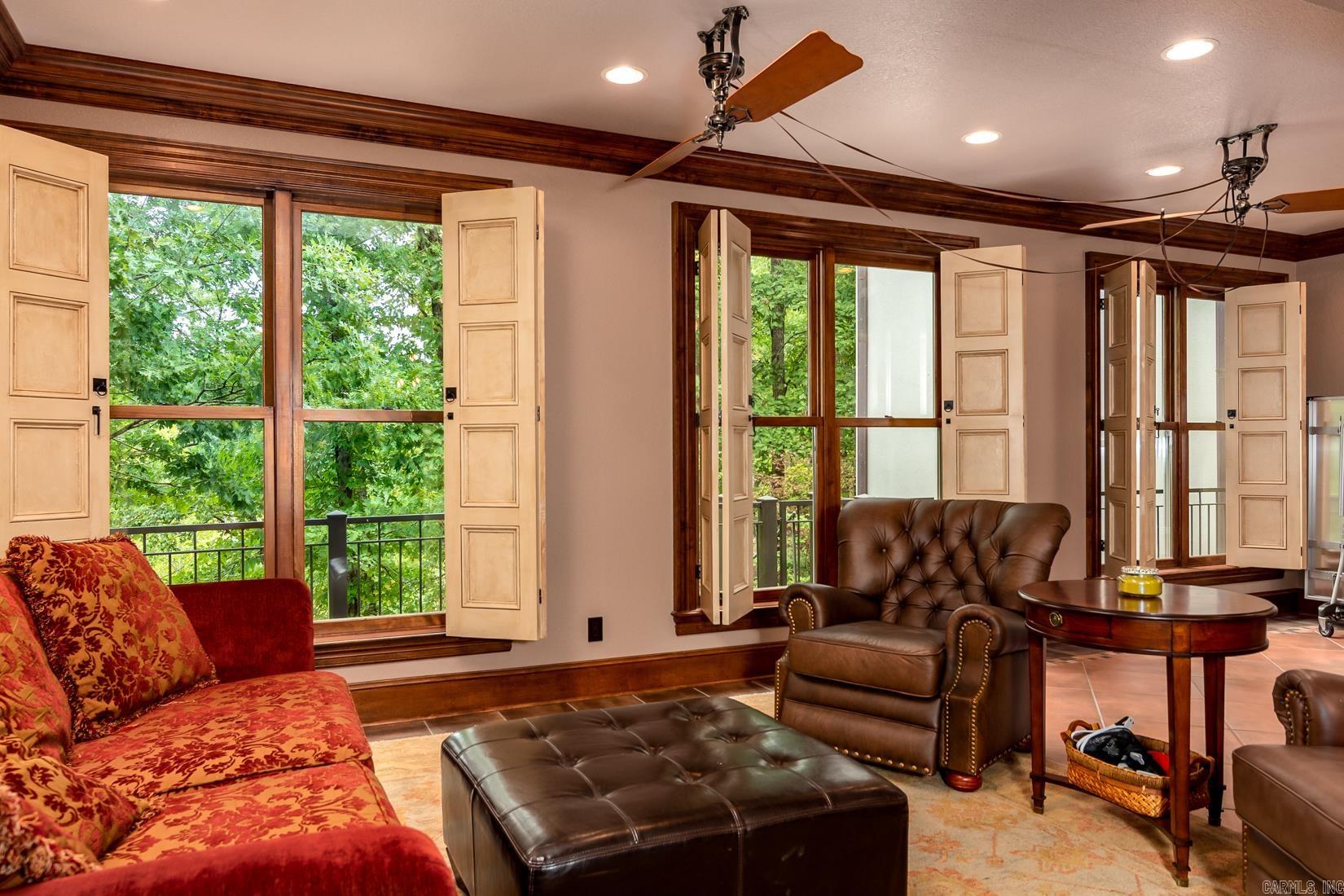 THUNDER BAY - LAKE - Residential