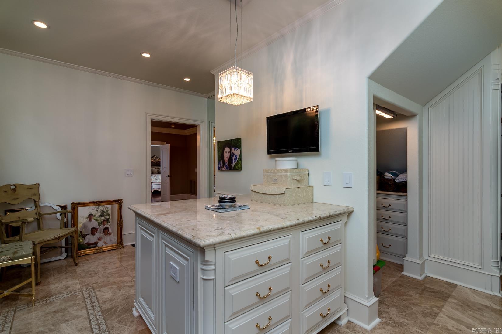 THUNDER BAY - LAKE - Residential