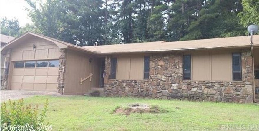 Cozy 3br/2ba home in a quiet neighborhood. Great den with fireplace.  Located within just a couple of miles of I-30, Home Depot, Wal-Mart and the Gateway Town Center.