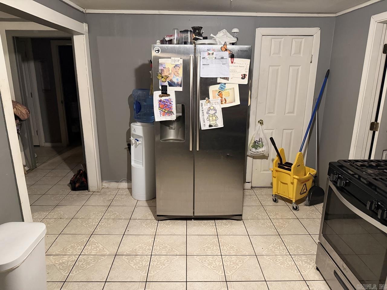 REPLAT E1/2 LOT 5 COBB & LEE - Residential