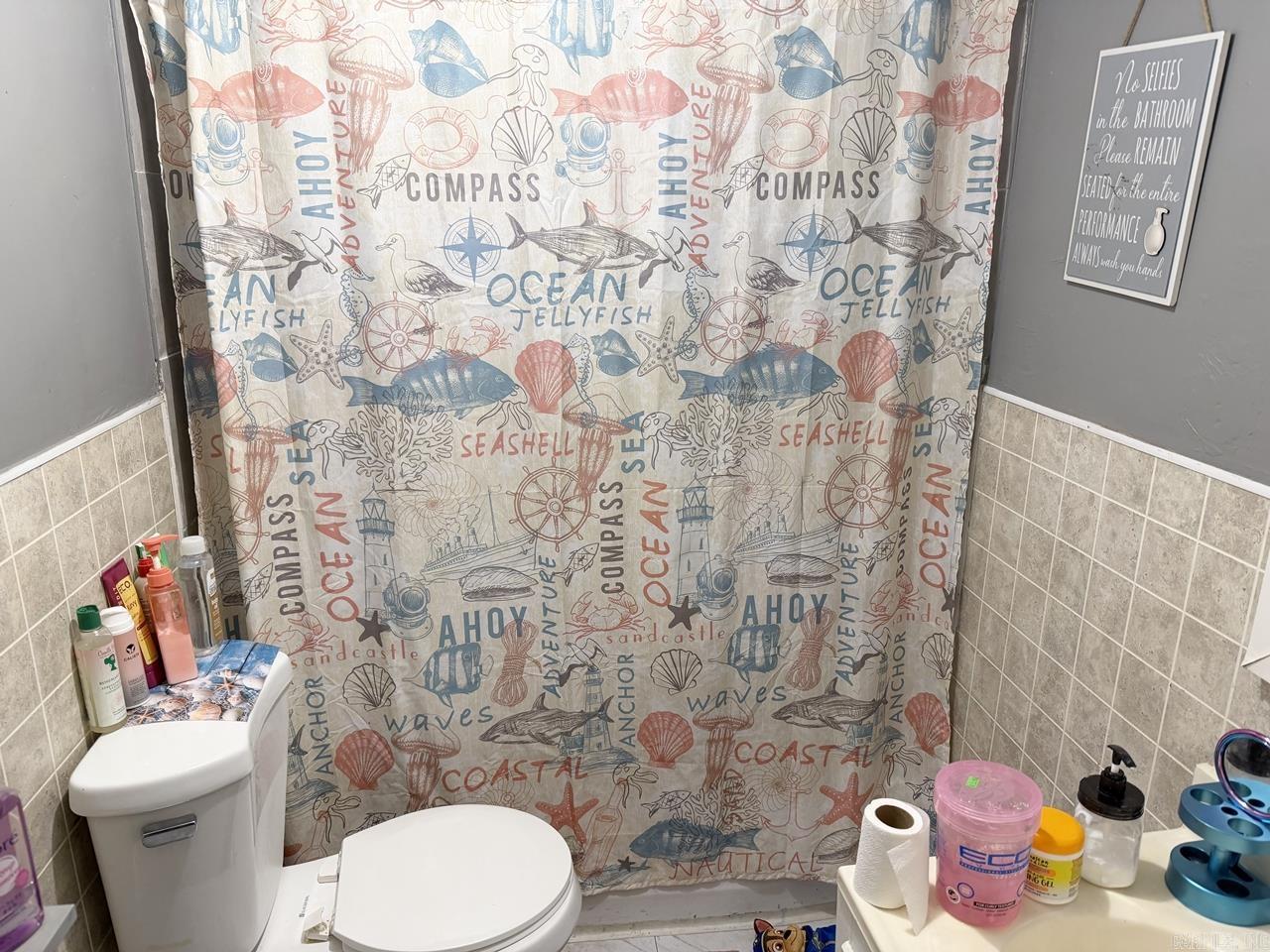 REPLAT E1/2 LOT 5 COBB & LEE - Residential