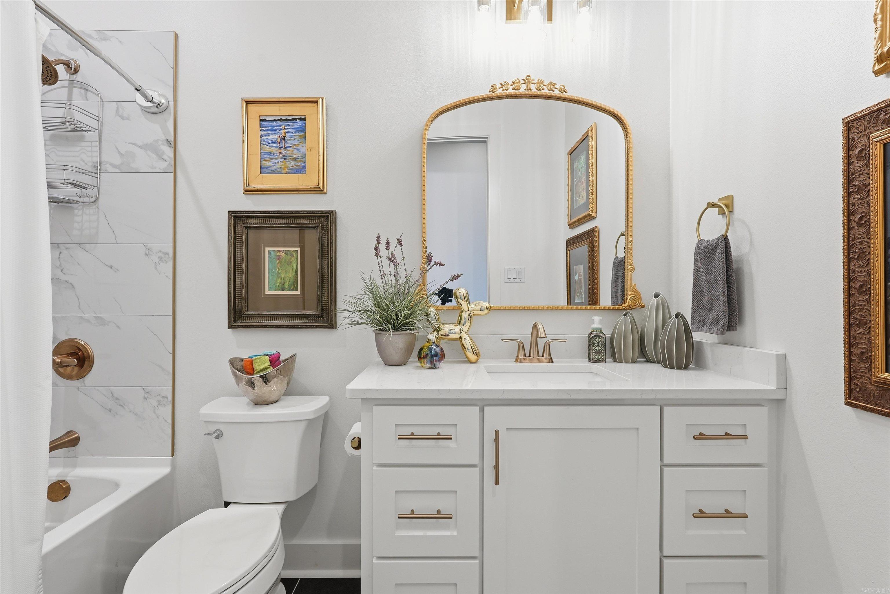 MERGERON COURT - Residential