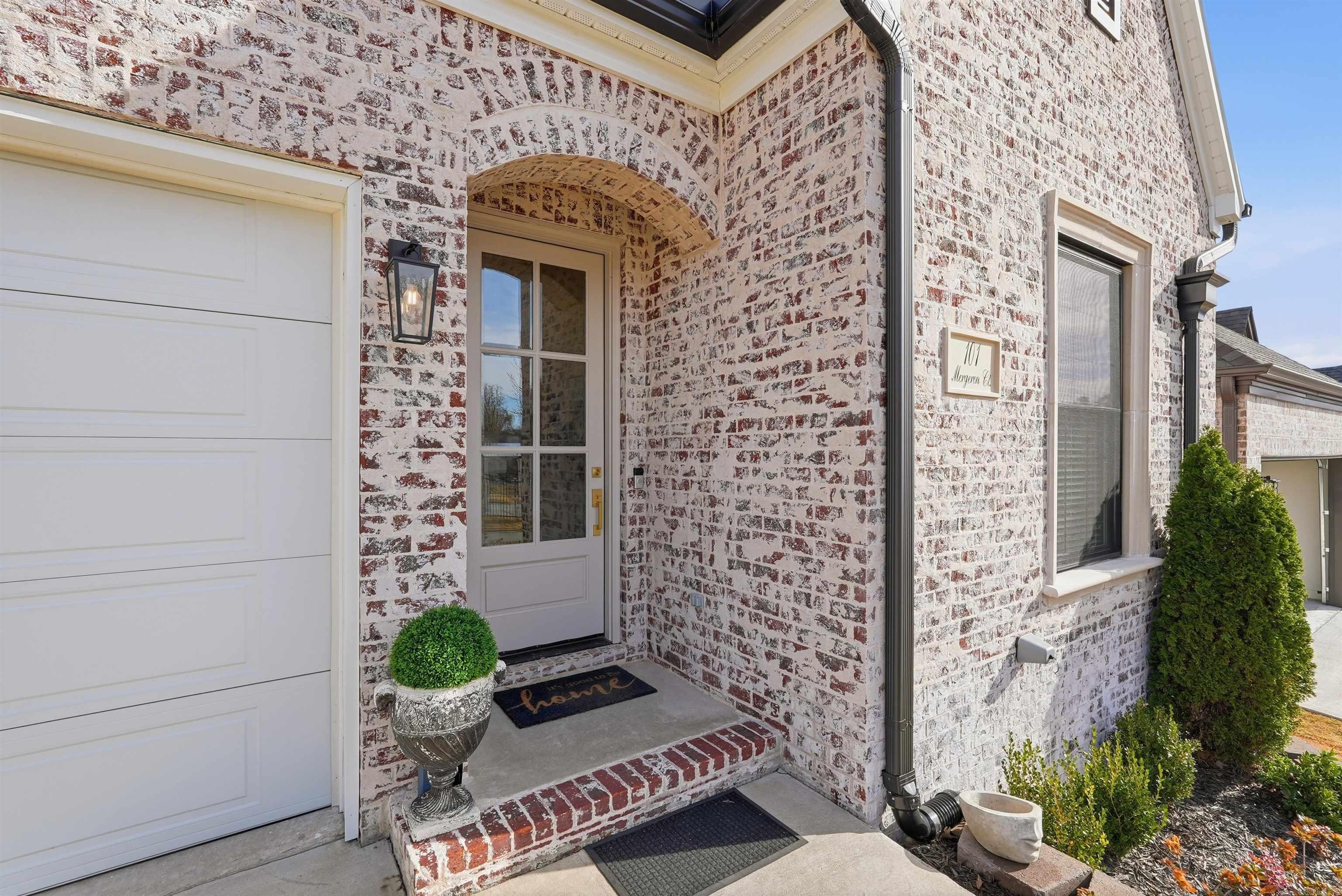 MERGERON COURT - Residential