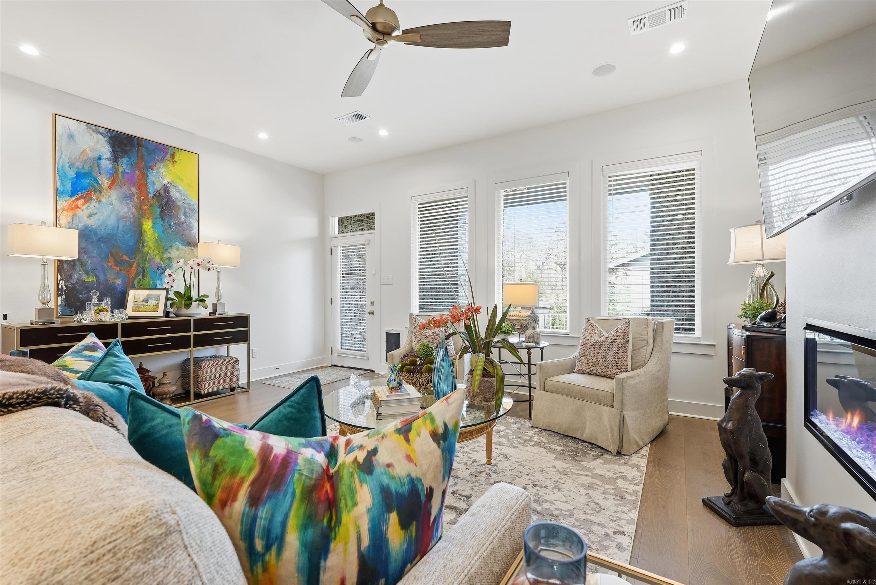 MERGERON COURT - Residential