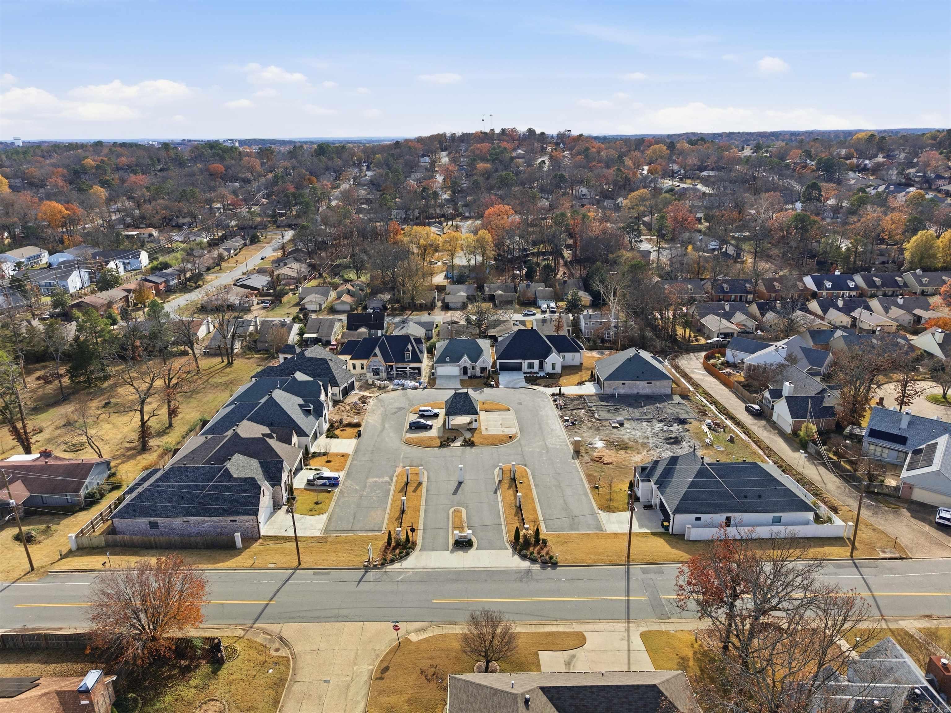 MERGERON COURT - Residential