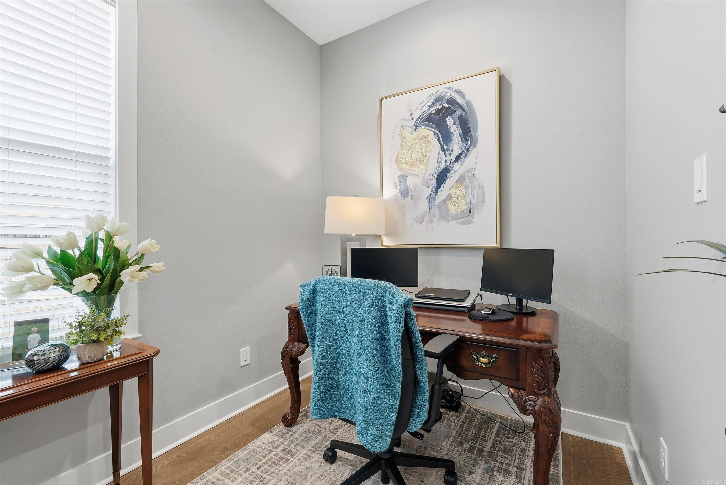 MERGERON COURT - Residential