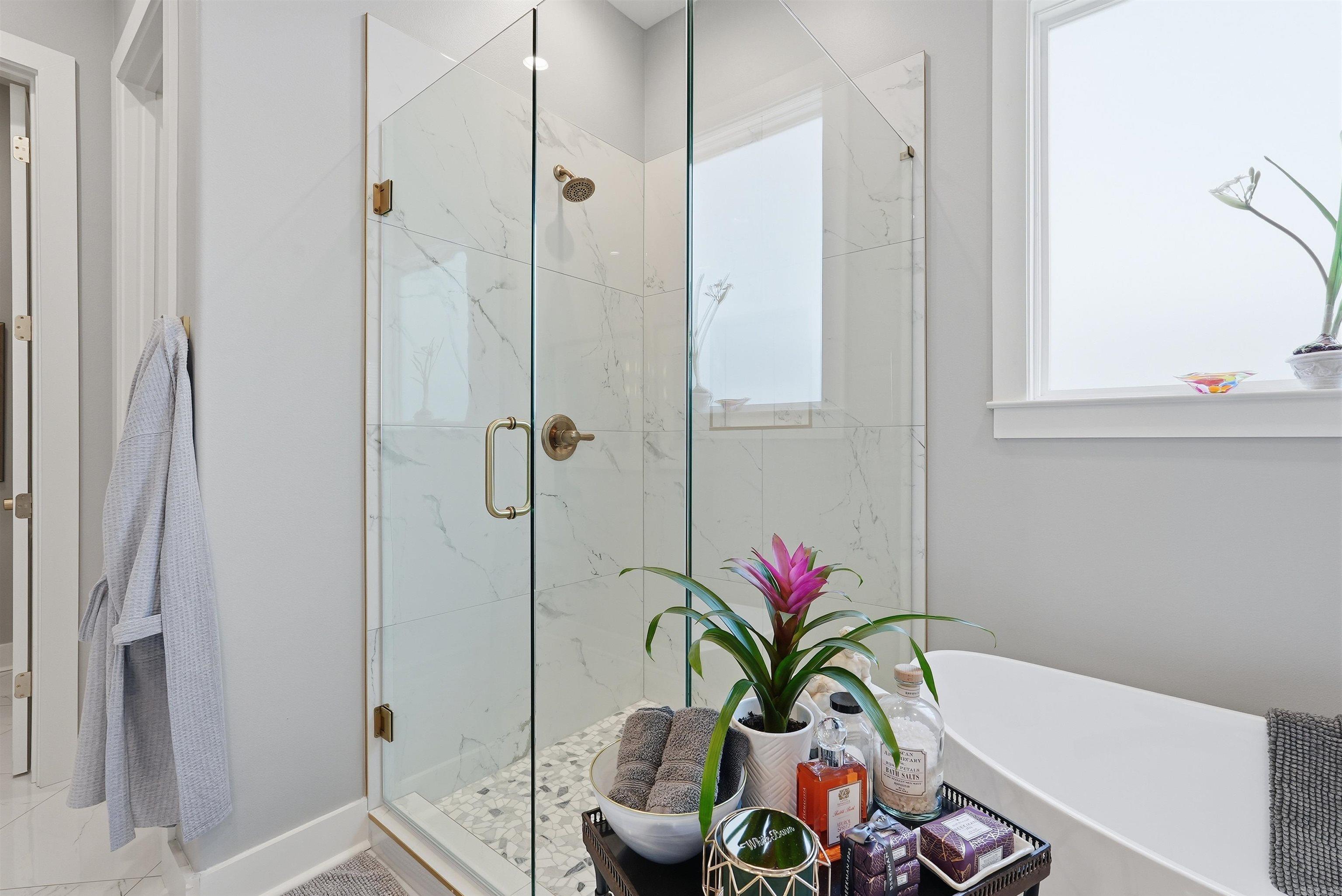 MERGERON COURT - Residential