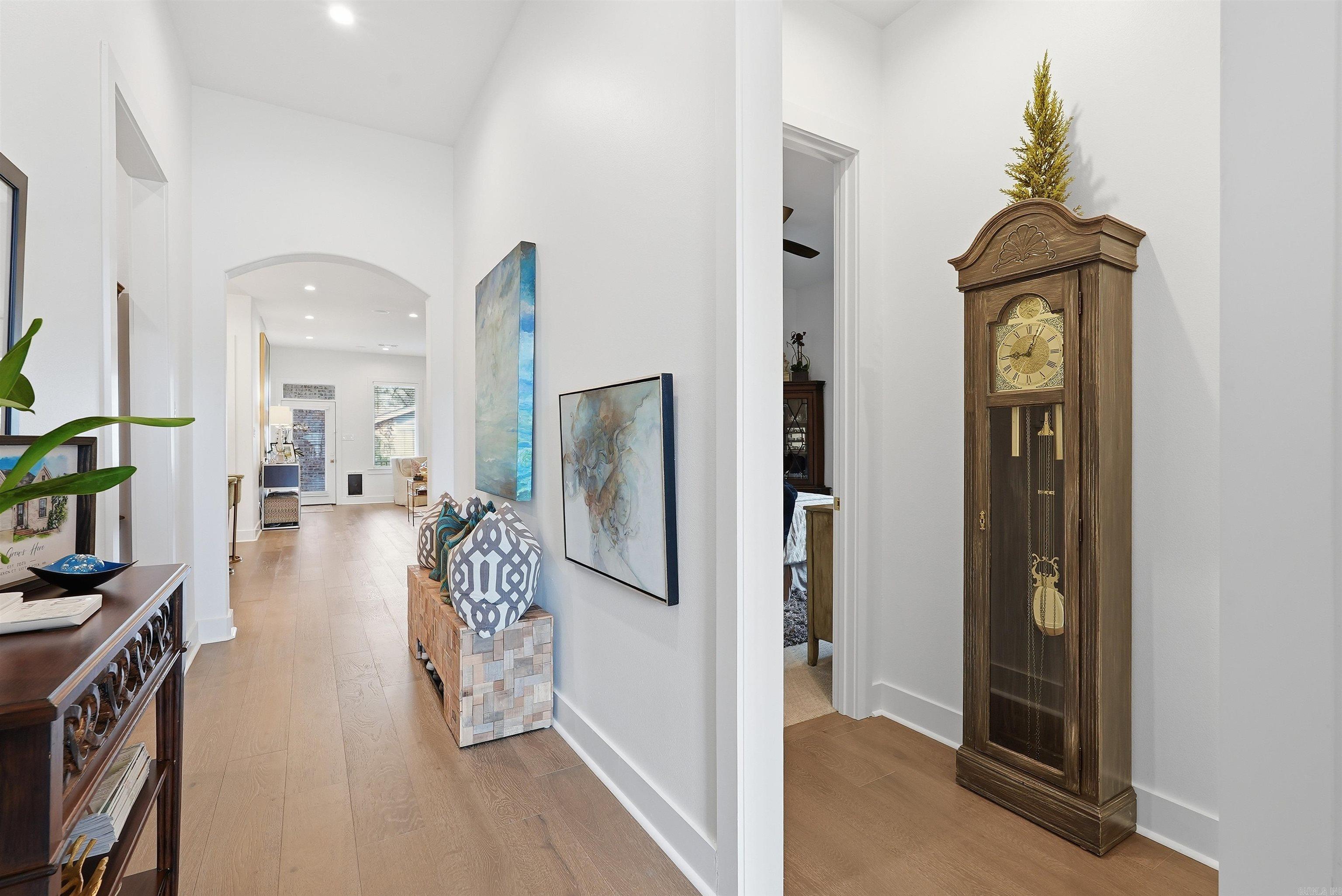 MERGERON COURT - Residential