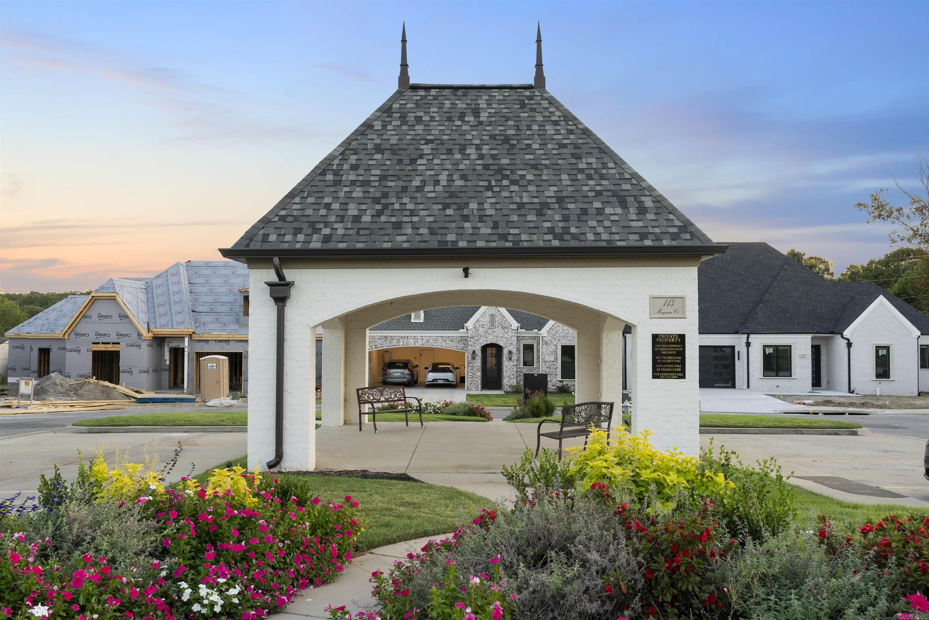 MERGERON COURT - Residential