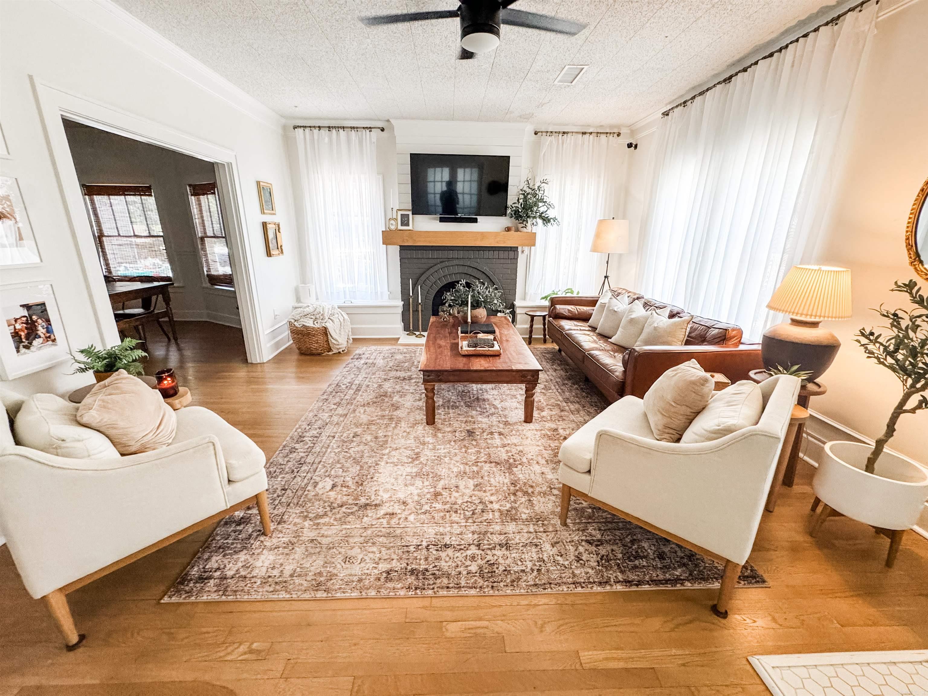 THOMPSON HEIGHTS - Residential