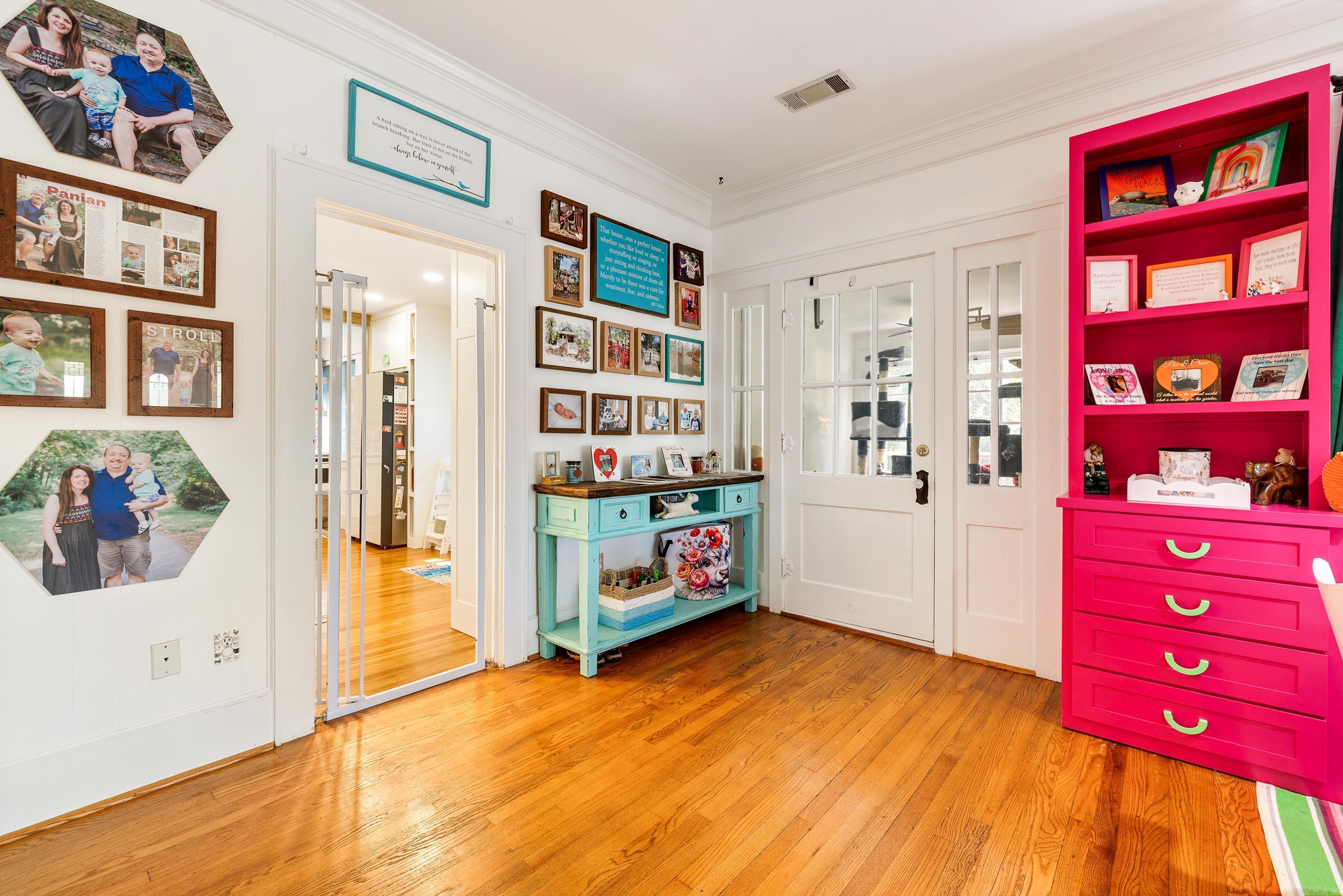 PULASKI HEIGHTS - Residential
