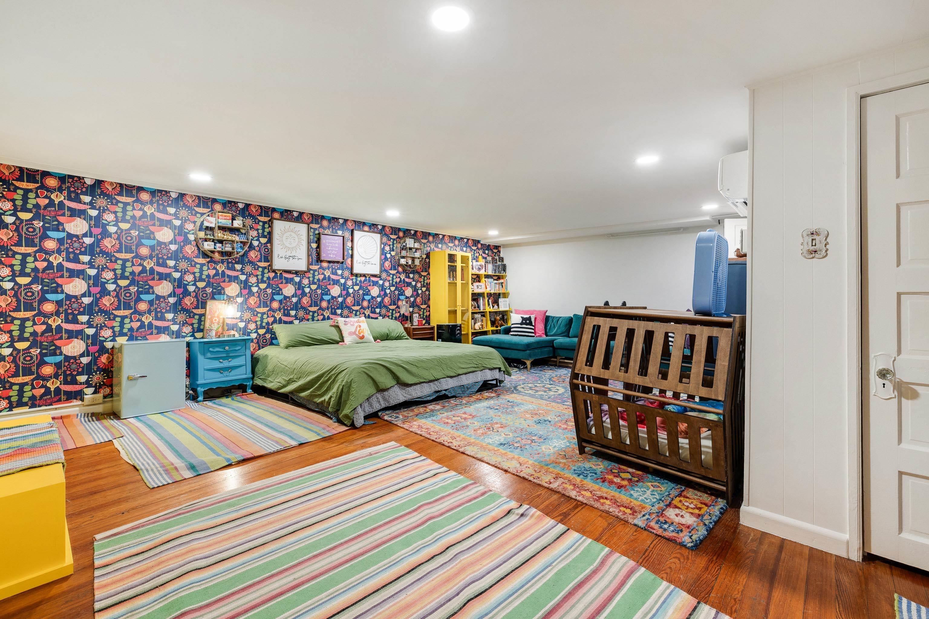 PULASKI HEIGHTS - Residential