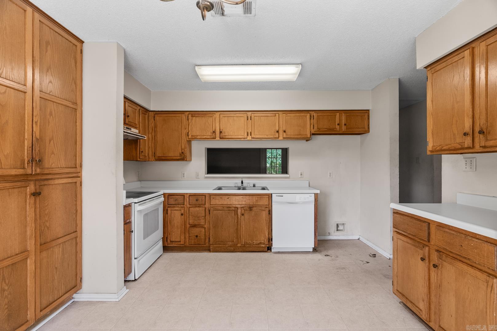 ROLLING OAKS - Residential