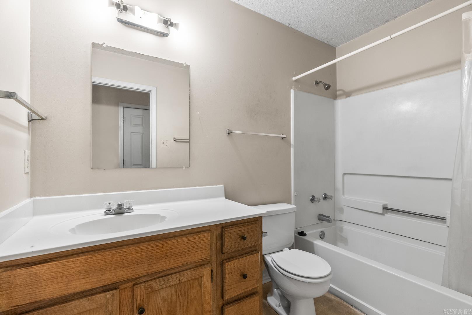 ROLLING OAKS - Residential