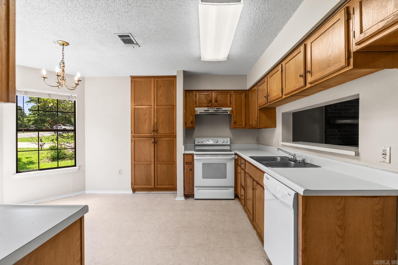 ROLLING OAKS - Residential