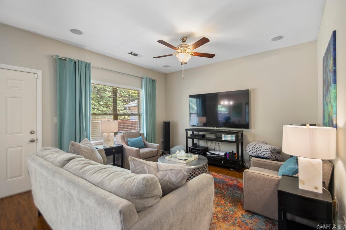 PERRY PLACE - Residential