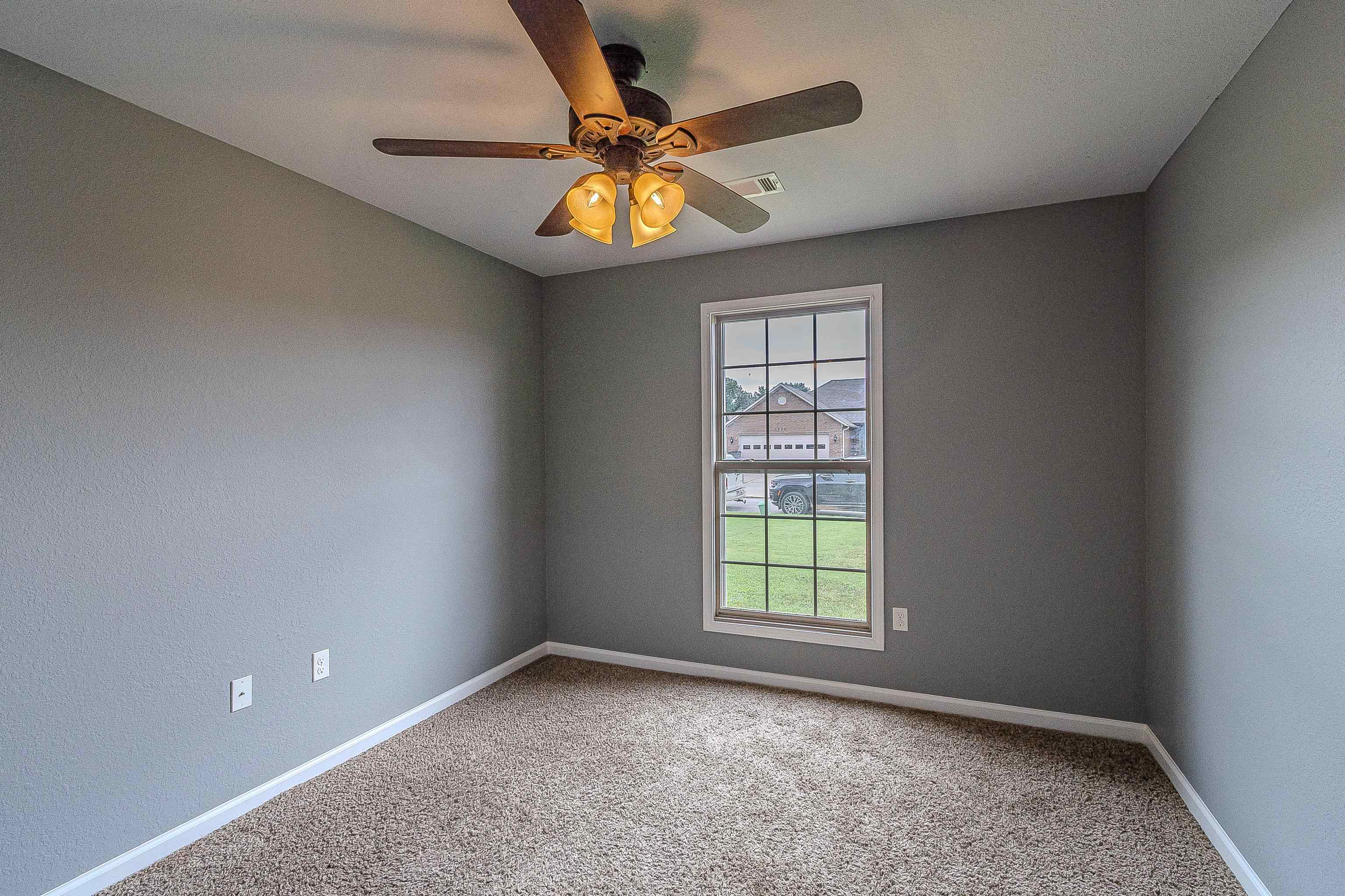 DONLEE RIDGE - Residential