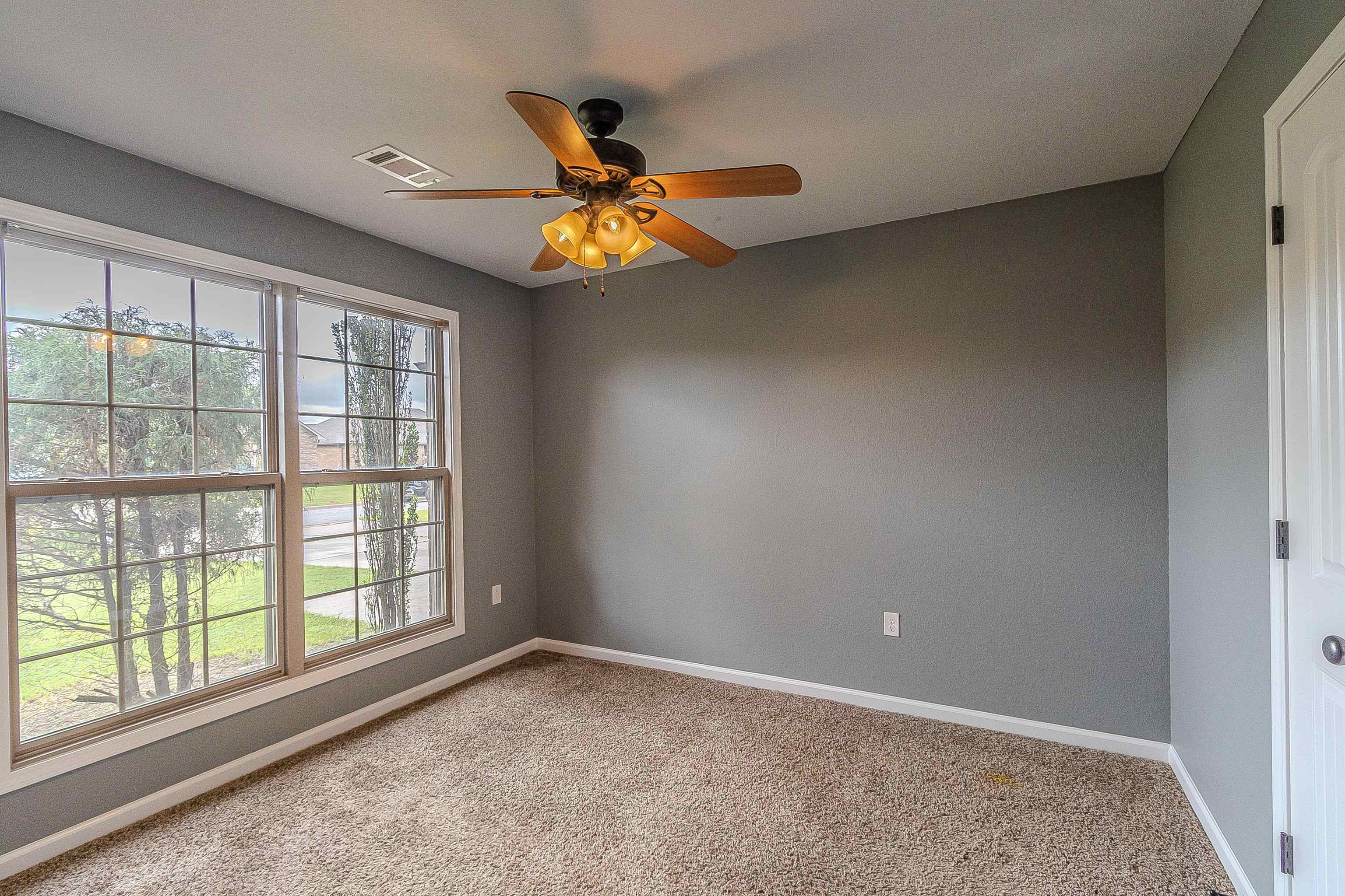 DONLEE RIDGE - Residential