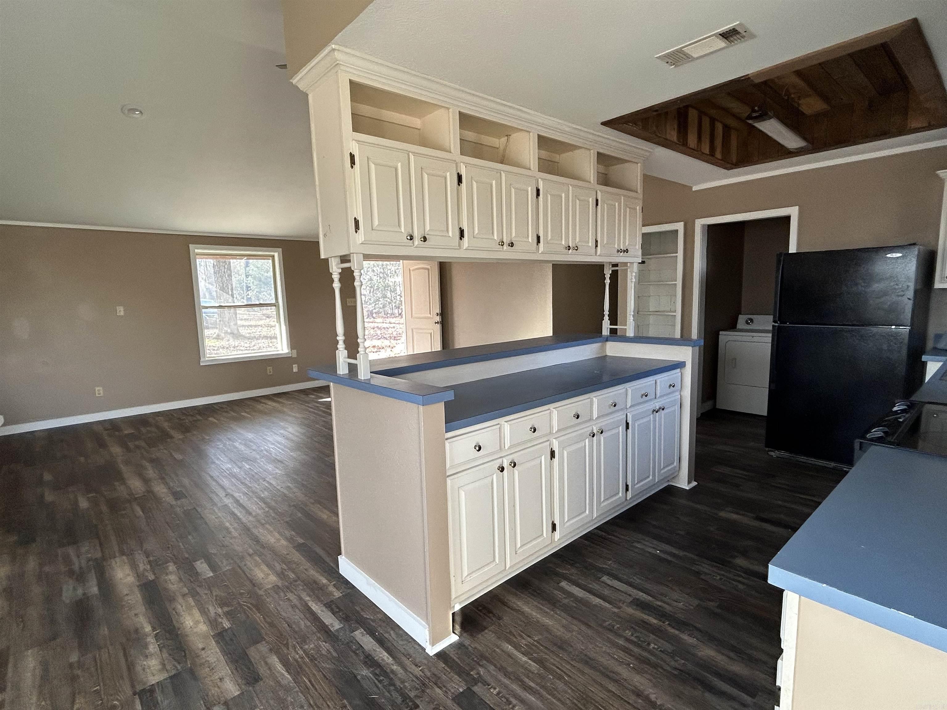 WATERFRONT COVE - Residential