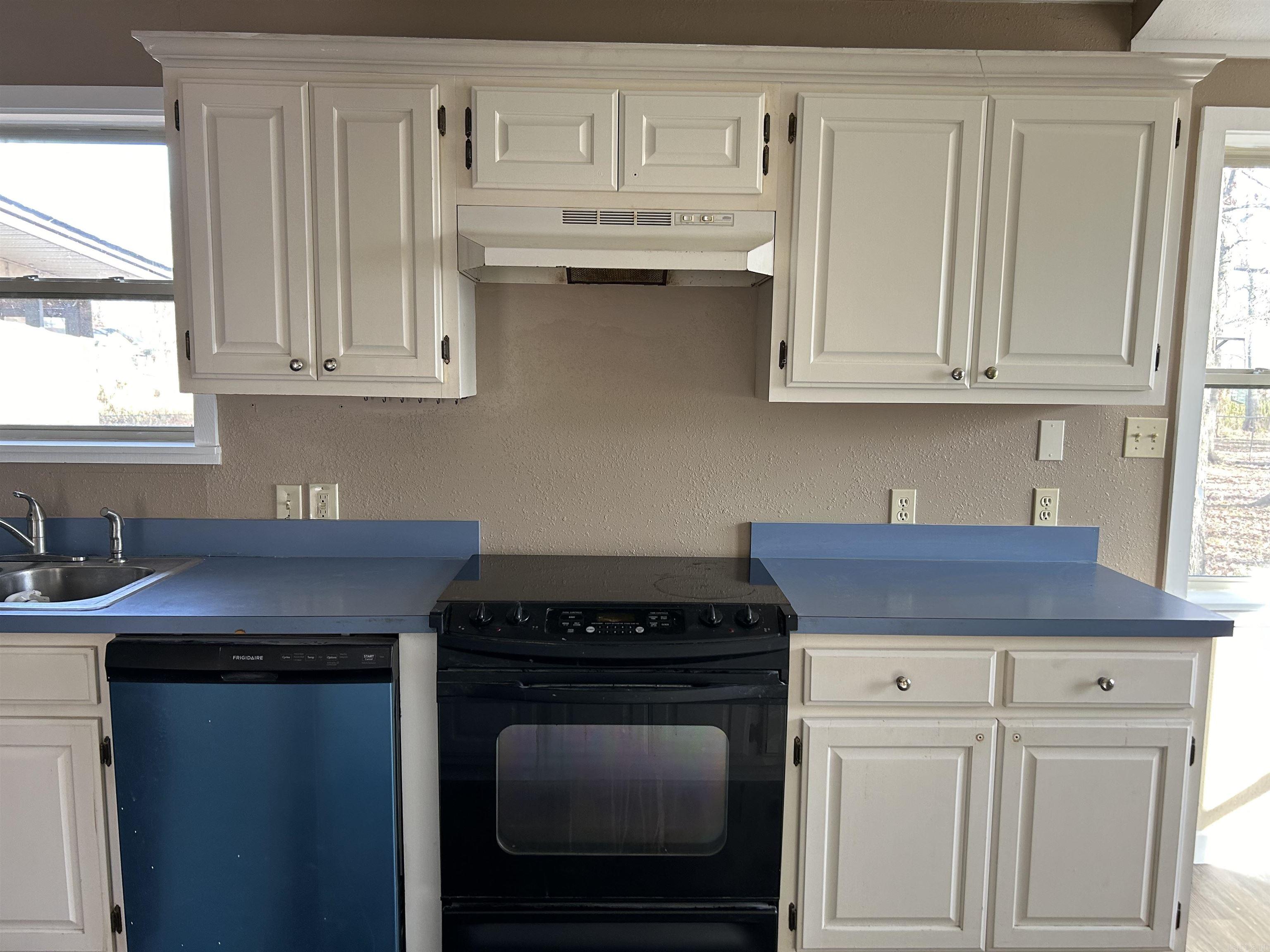 WATERFRONT COVE - Residential