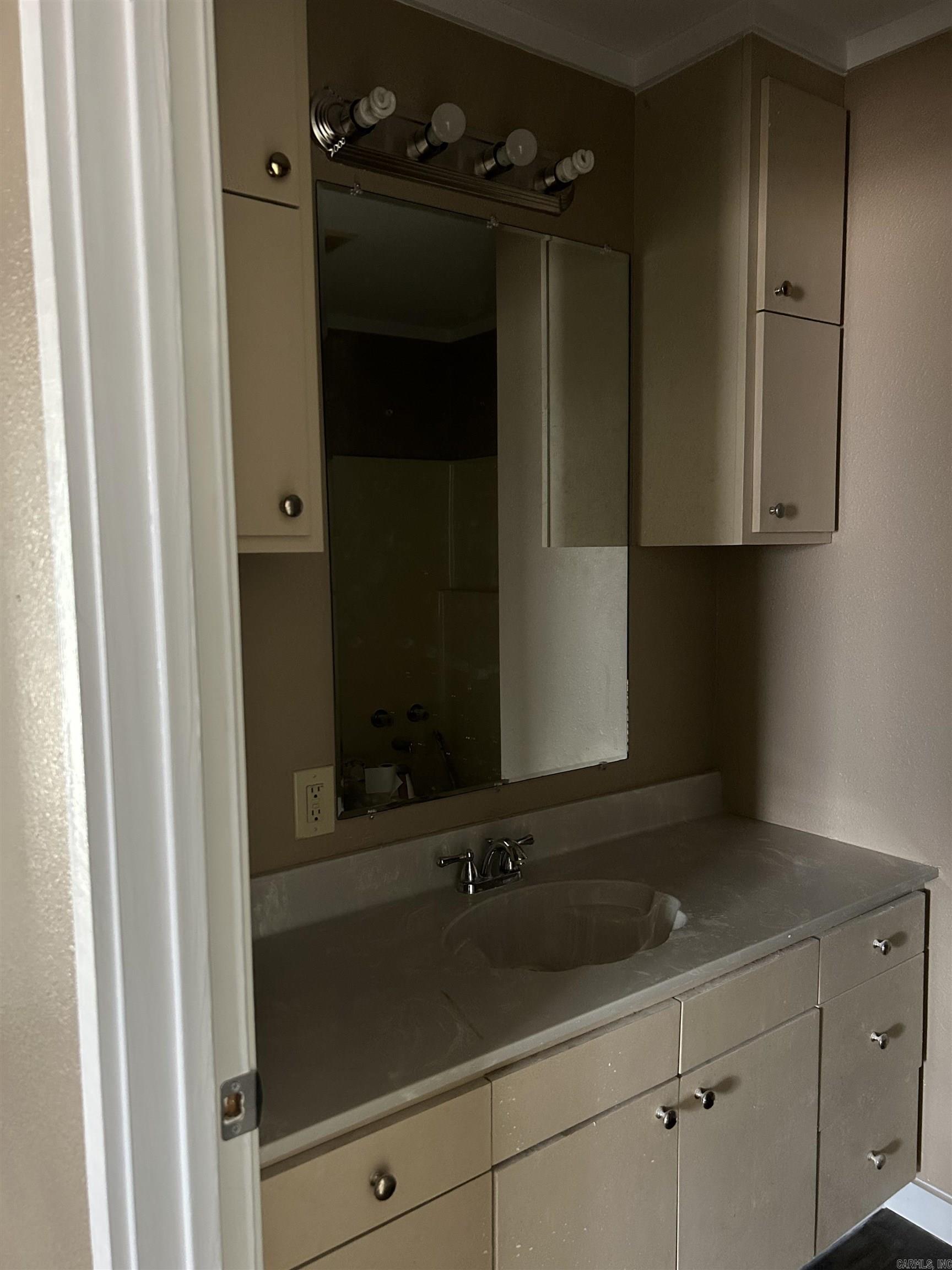 WATERFRONT COVE - Residential