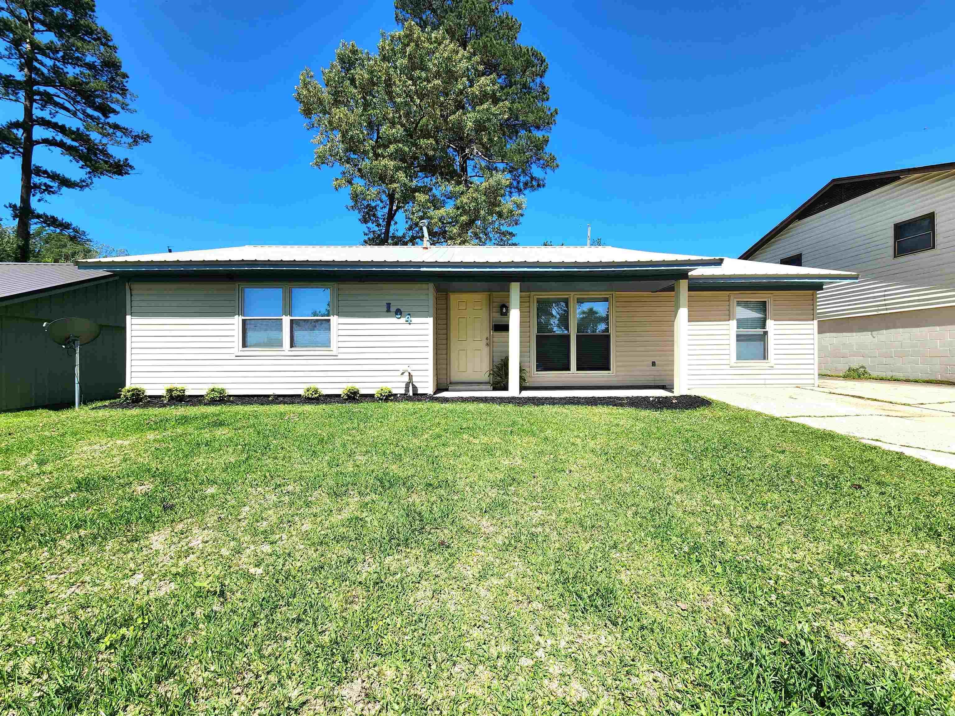 Fully renovated 3 Bedroom/ 2 Bath home on Tanglewood Dr! Perfect for first time homebuyers or downsizing, this charming home has been completely renovated in 2025. Improvements include a new roof, new flooring and paint throughout, renovations in both bathrooms, new kitchen countertops, and much more!
