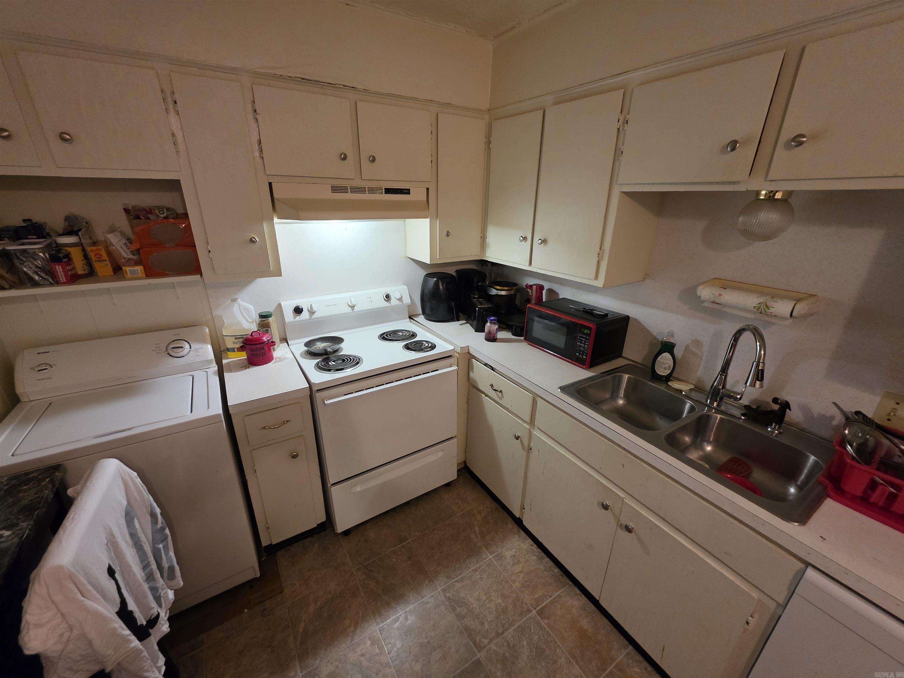 BELWOOD ADDN - Residential Income