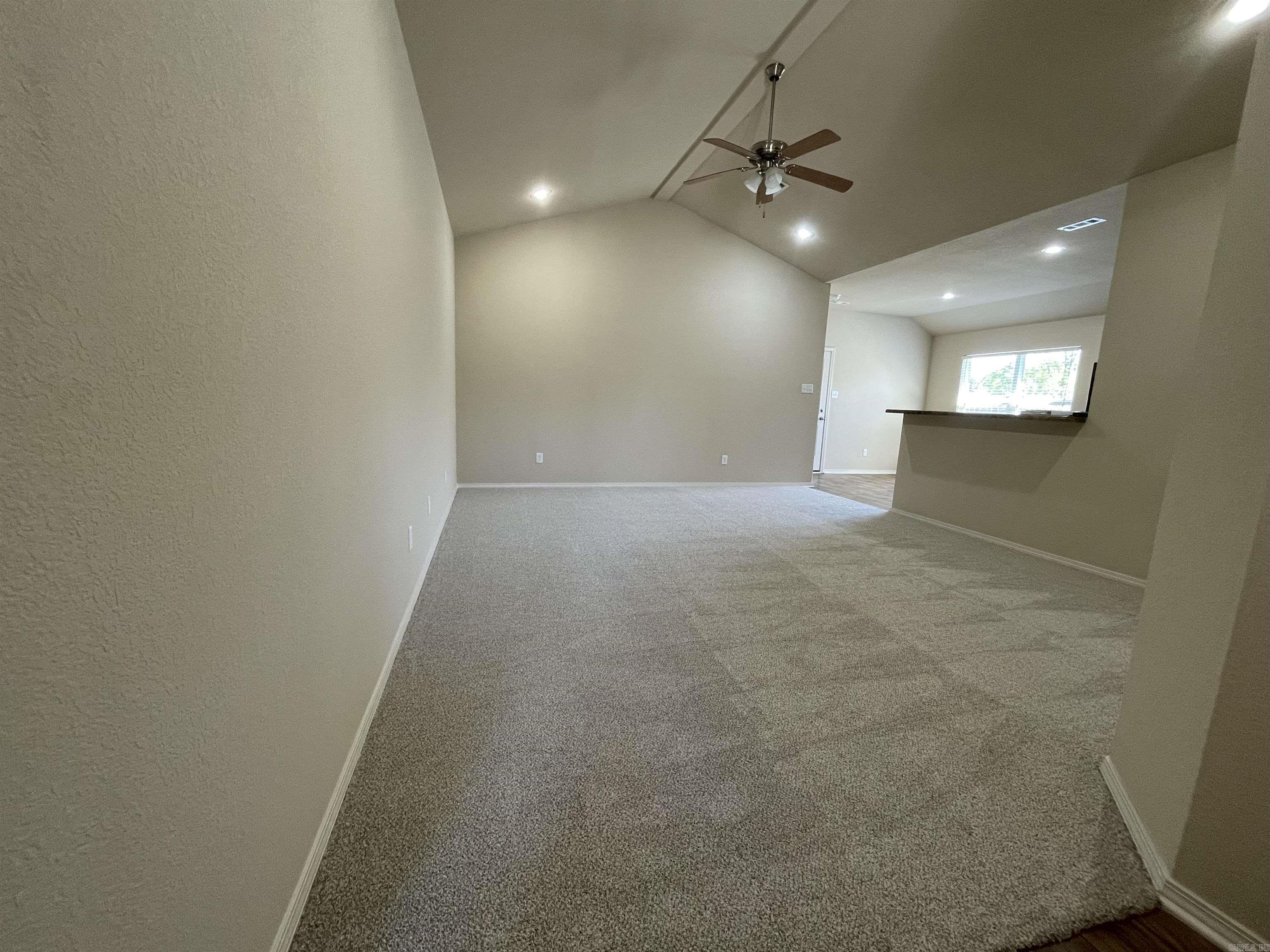 BENJAMIN GROVE - Residential