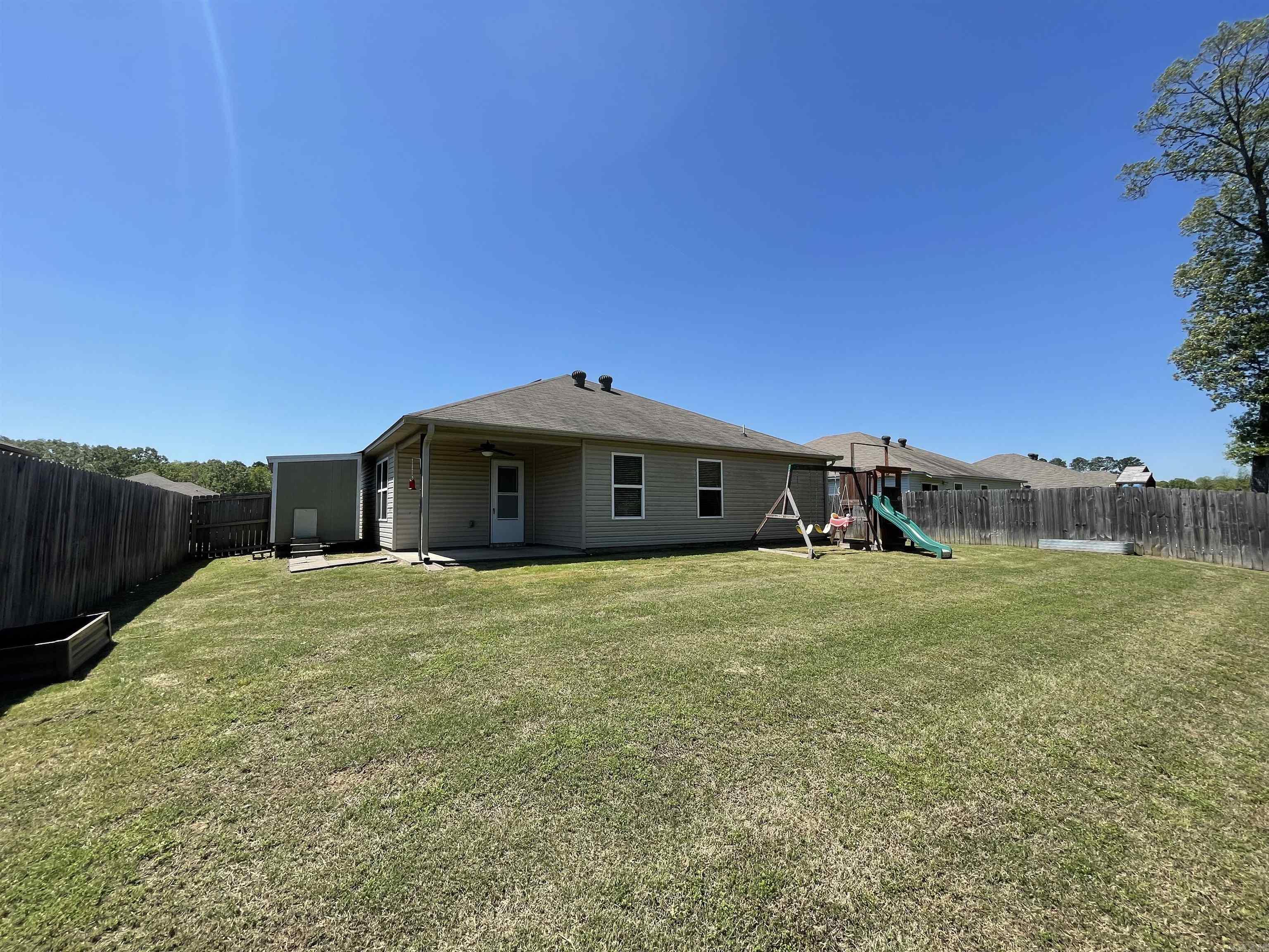 BENJAMIN GROVE - Residential