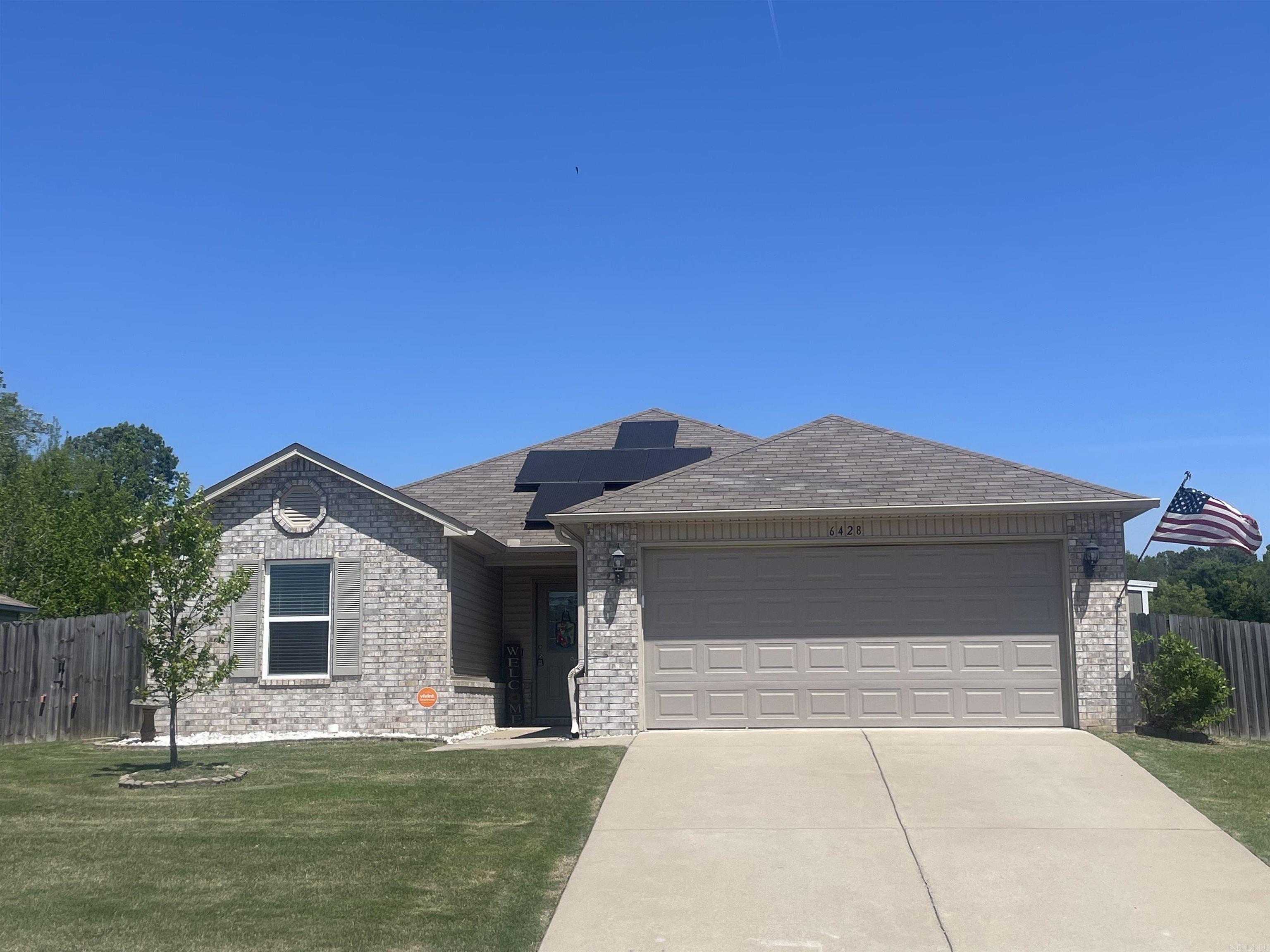 BENJAMIN GROVE - Residential