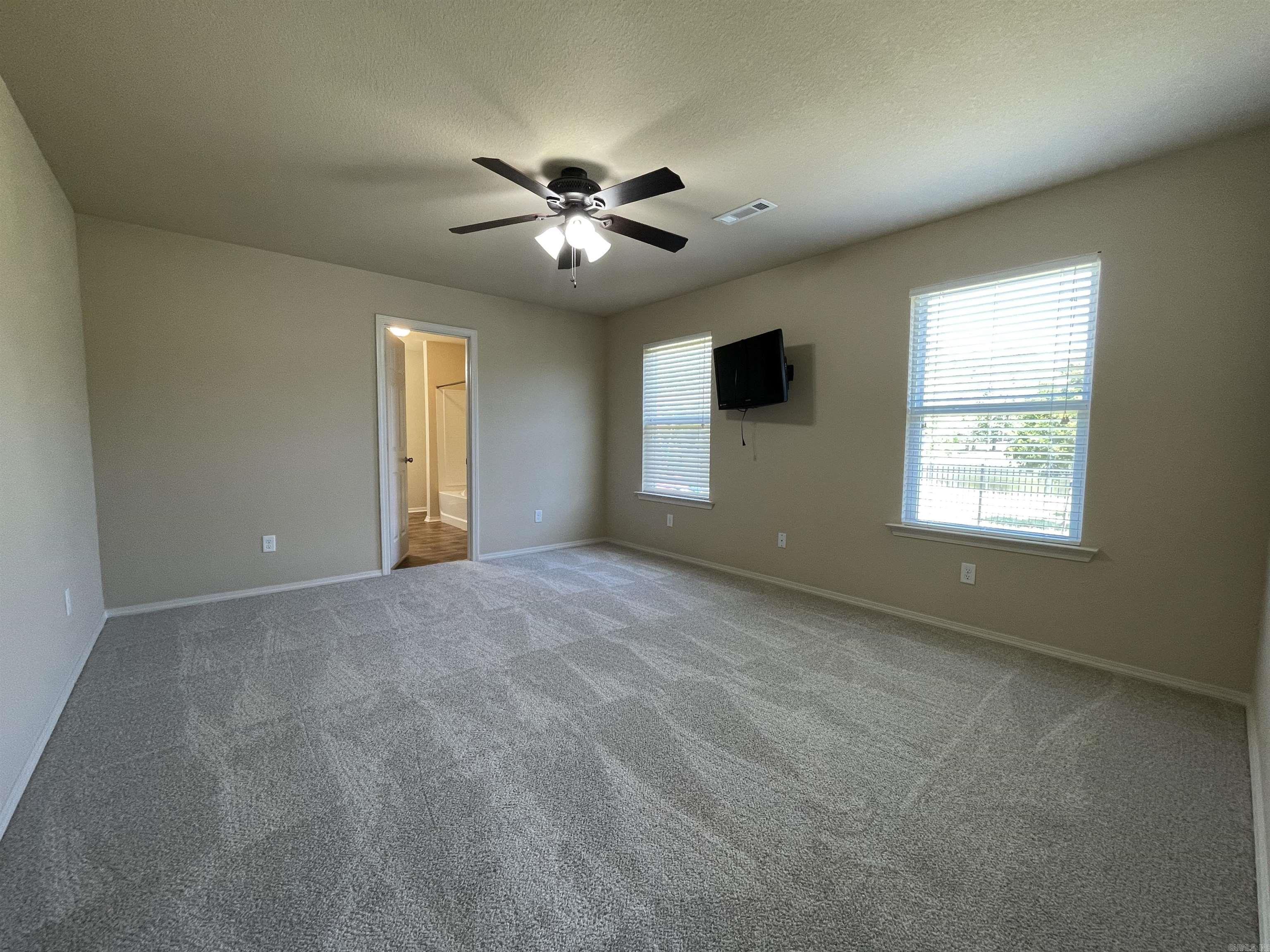 BENJAMIN GROVE - Residential