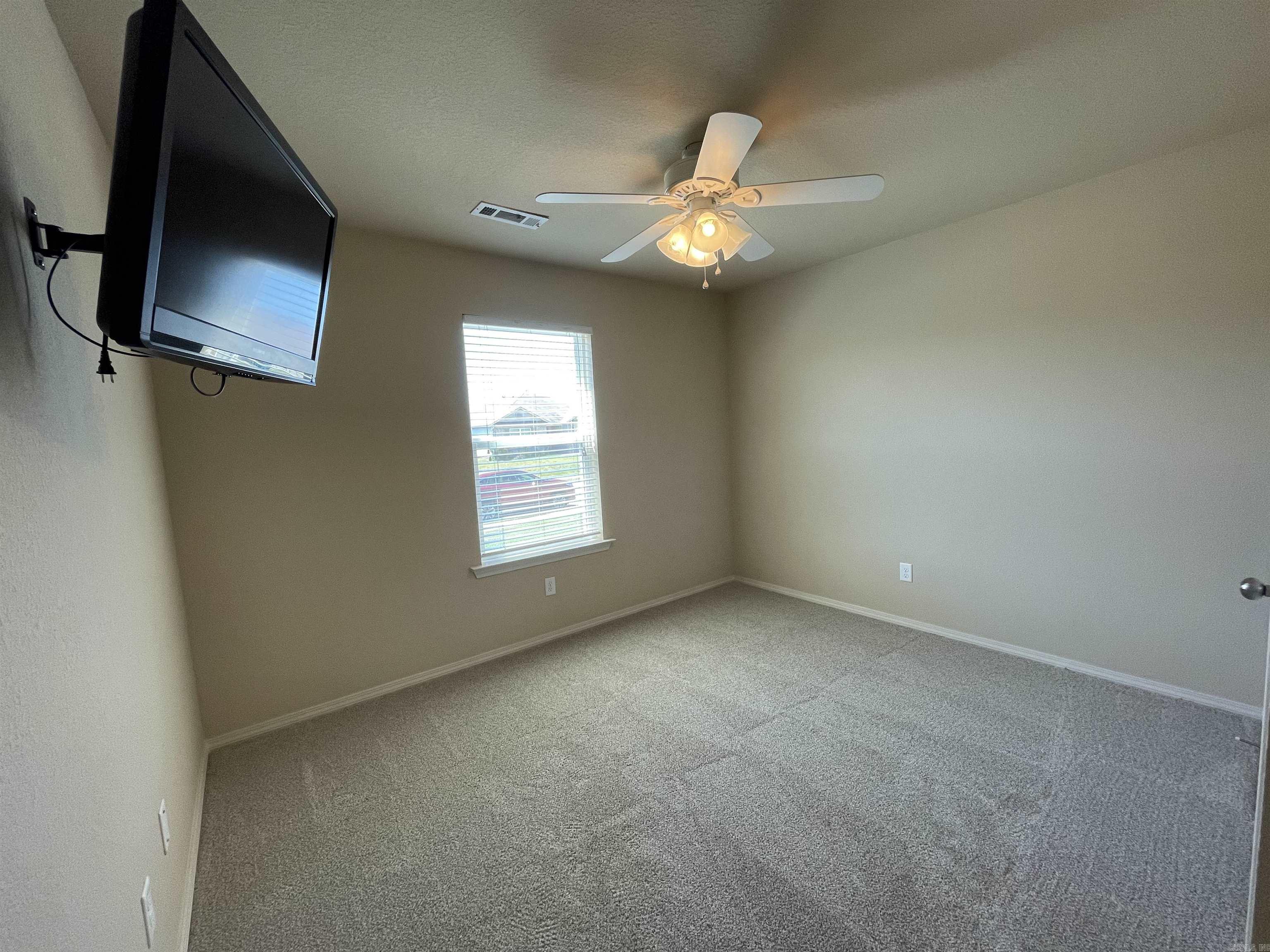 BENJAMIN GROVE - Residential