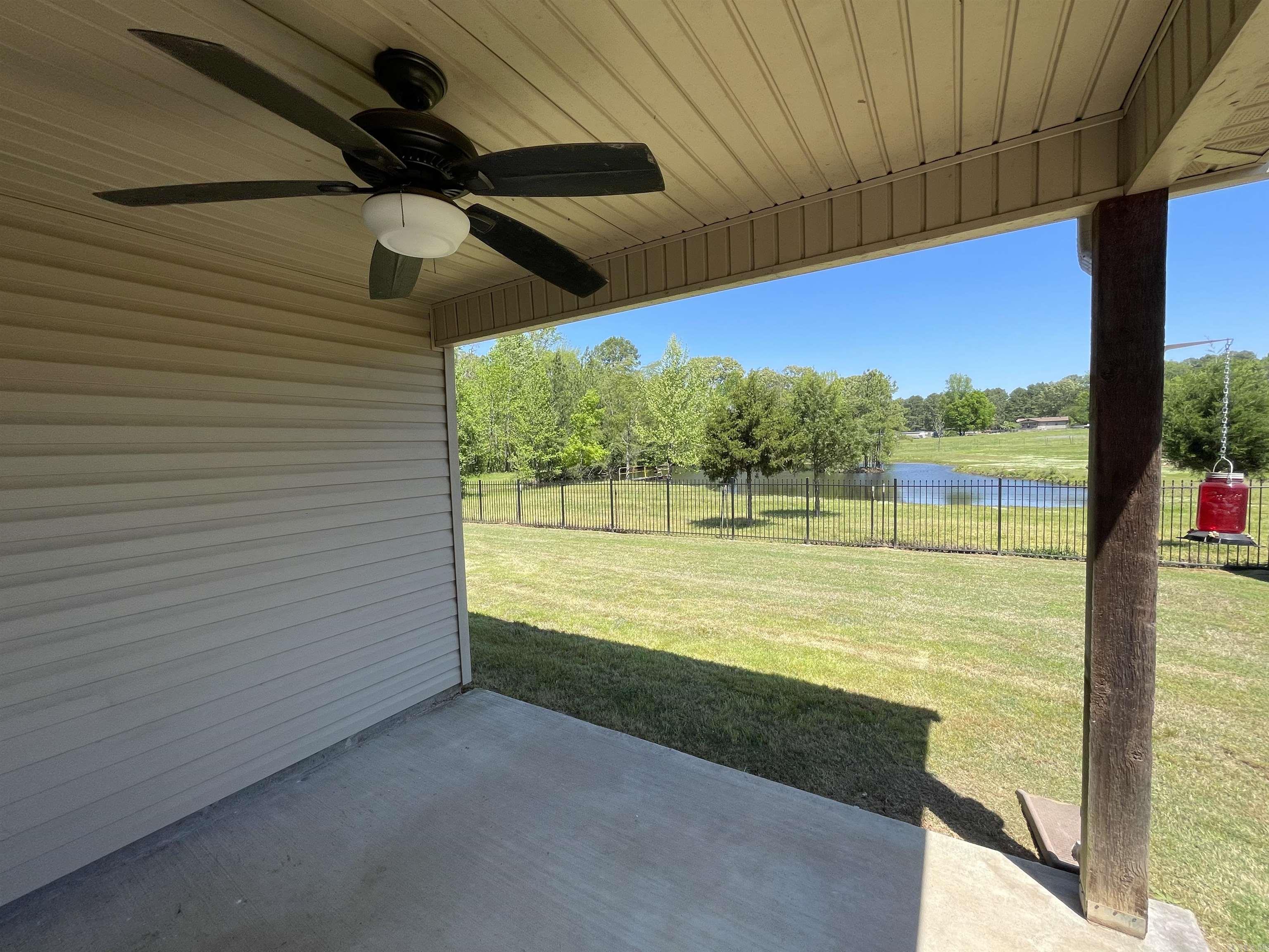 BENJAMIN GROVE - Residential