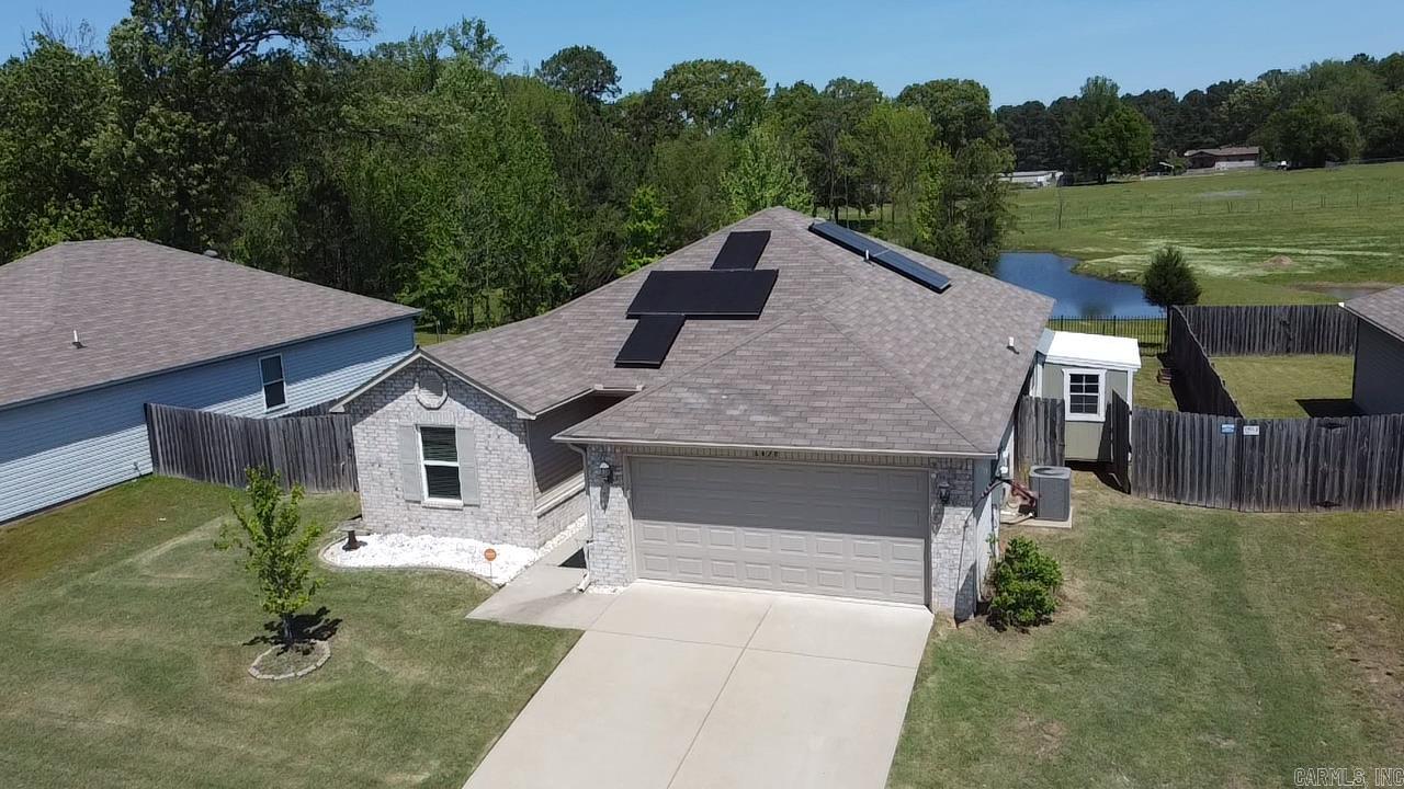 BENJAMIN GROVE - Residential