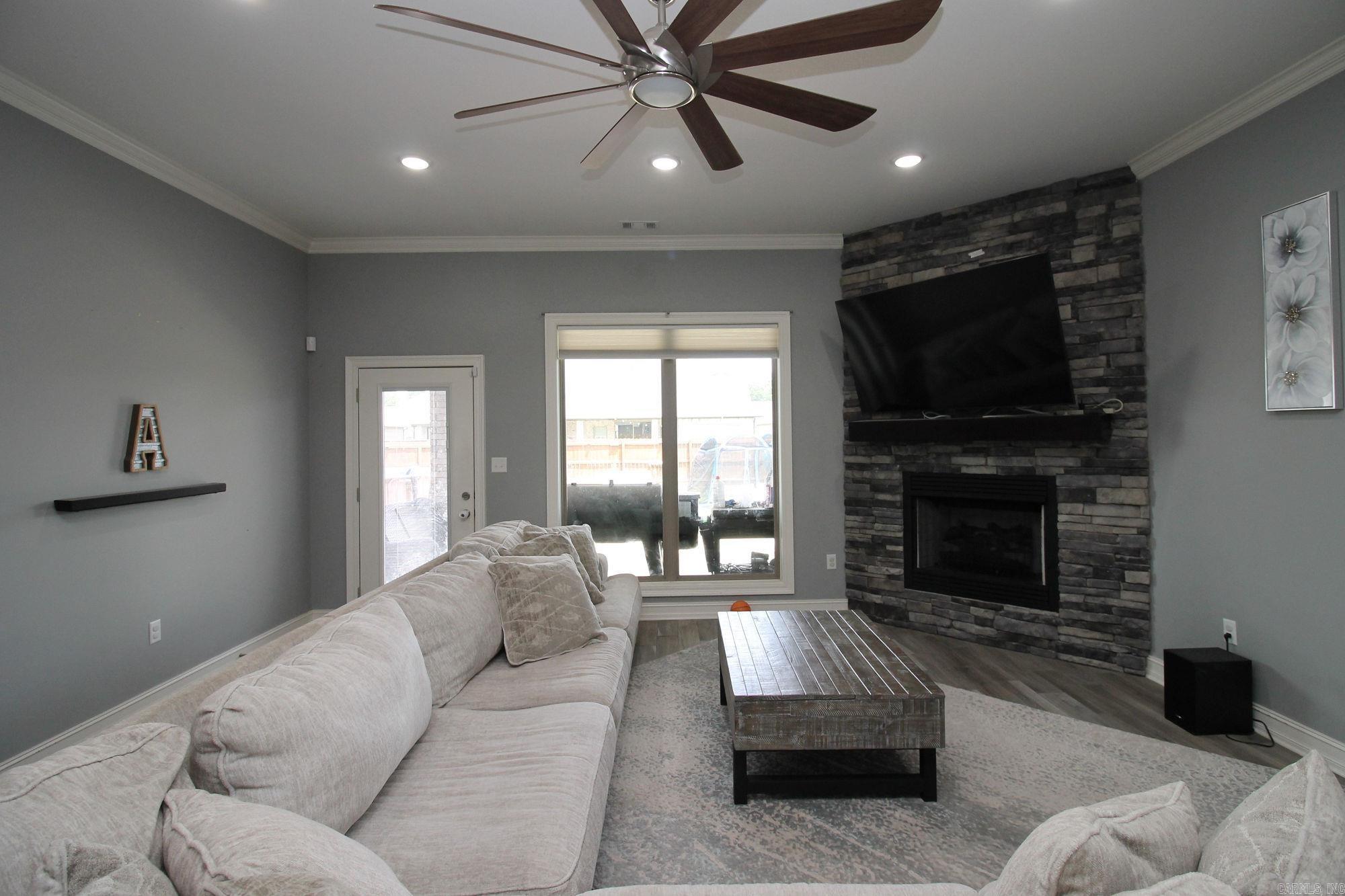 SHADOW RIDGE - Residential