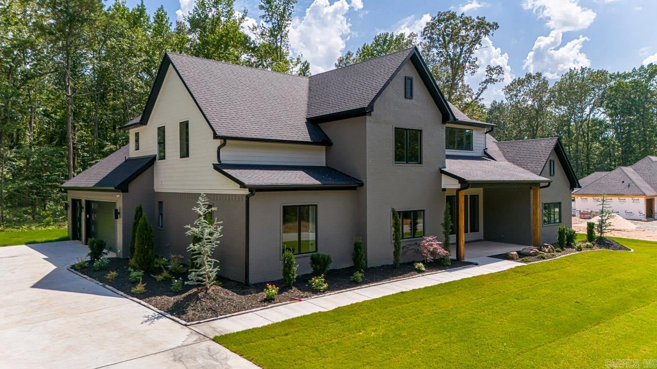 AVILLA MANOR - Residential