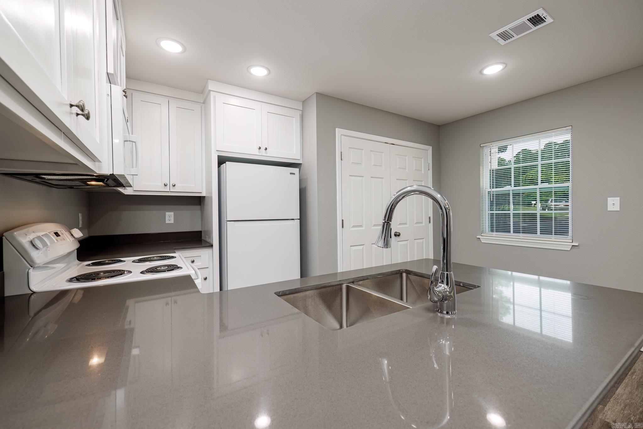 HILLS ADDN - Residential