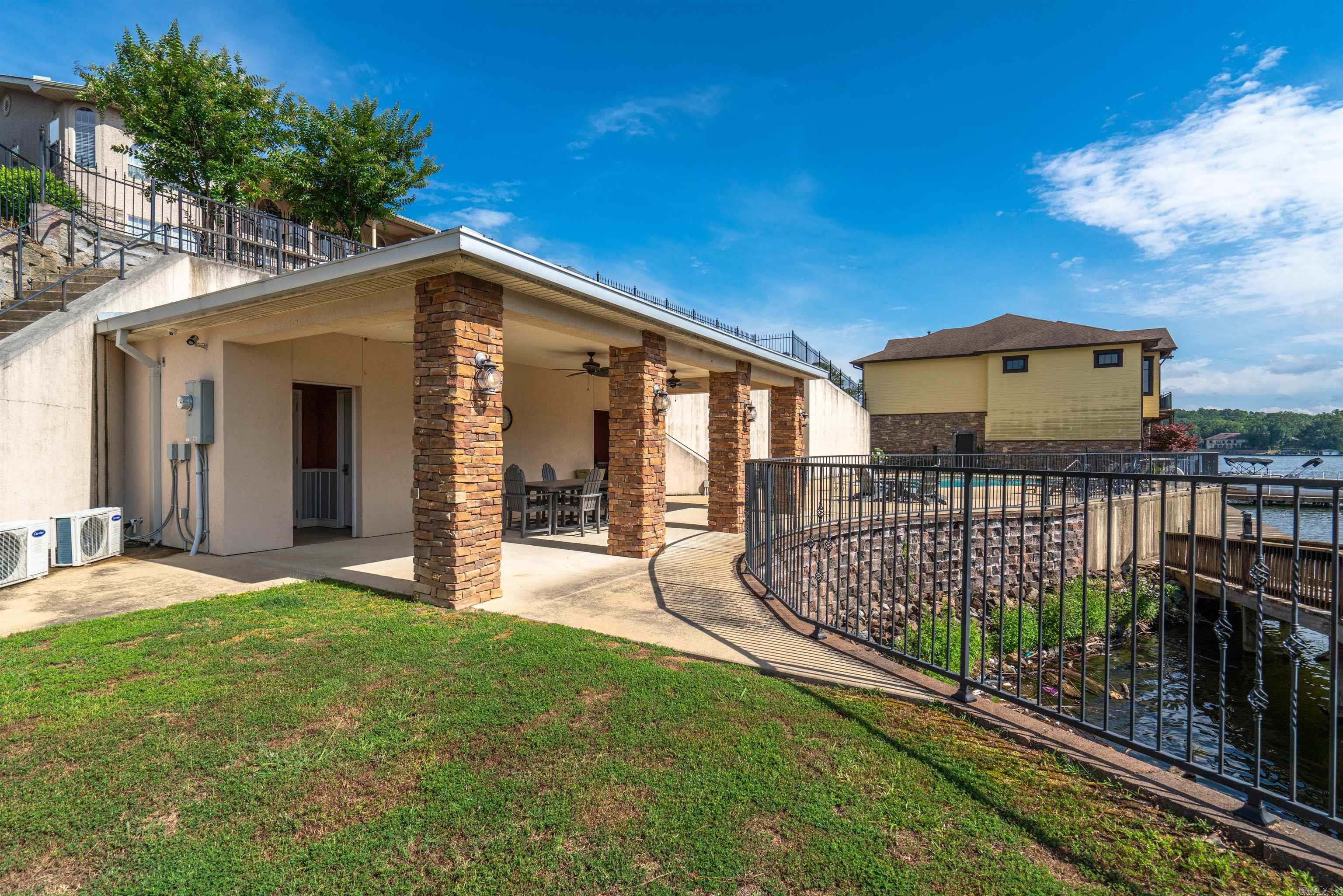 LIGHTHOUSE POINT HPR - Residential