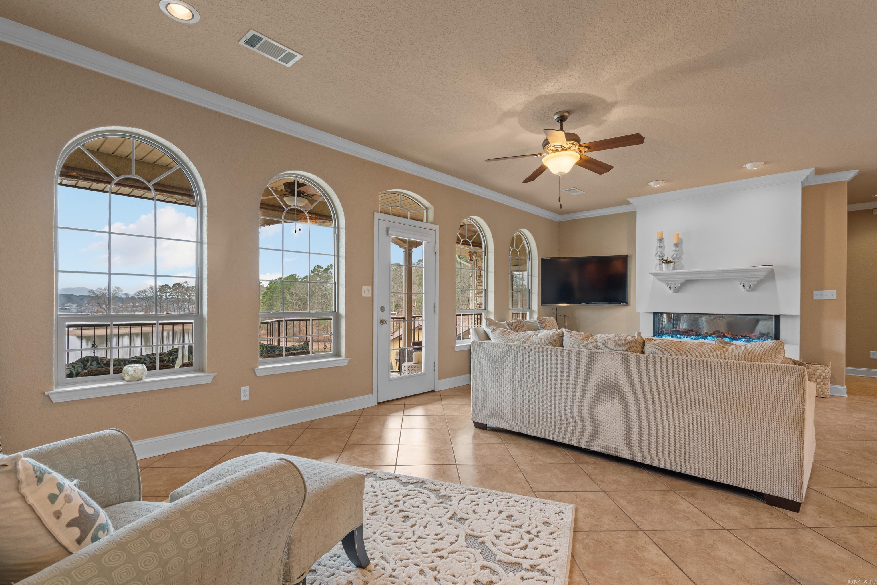 LIGHTHOUSE POINT HPR - Residential