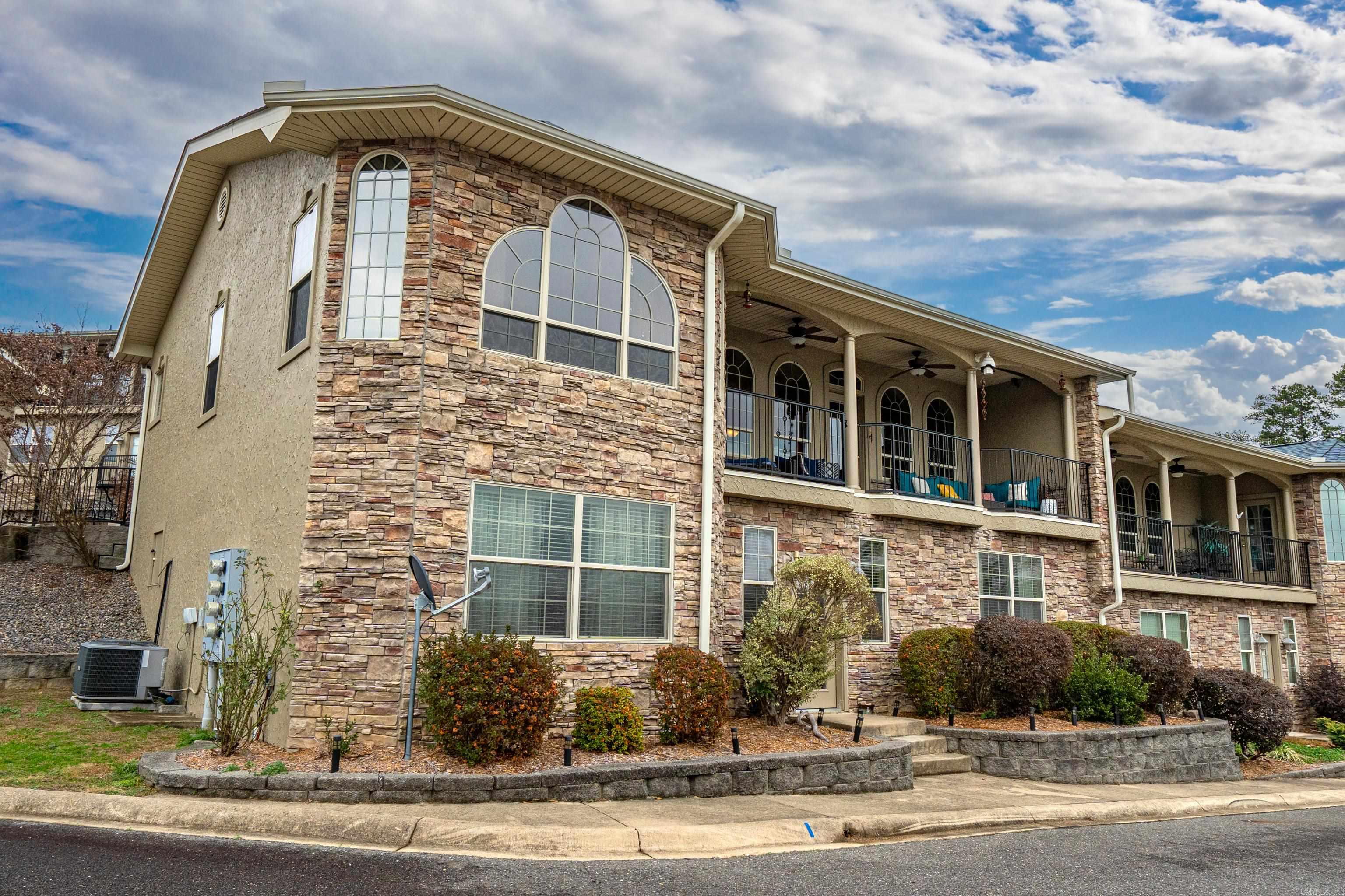 LIGHTHOUSE POINT HPR - Residential