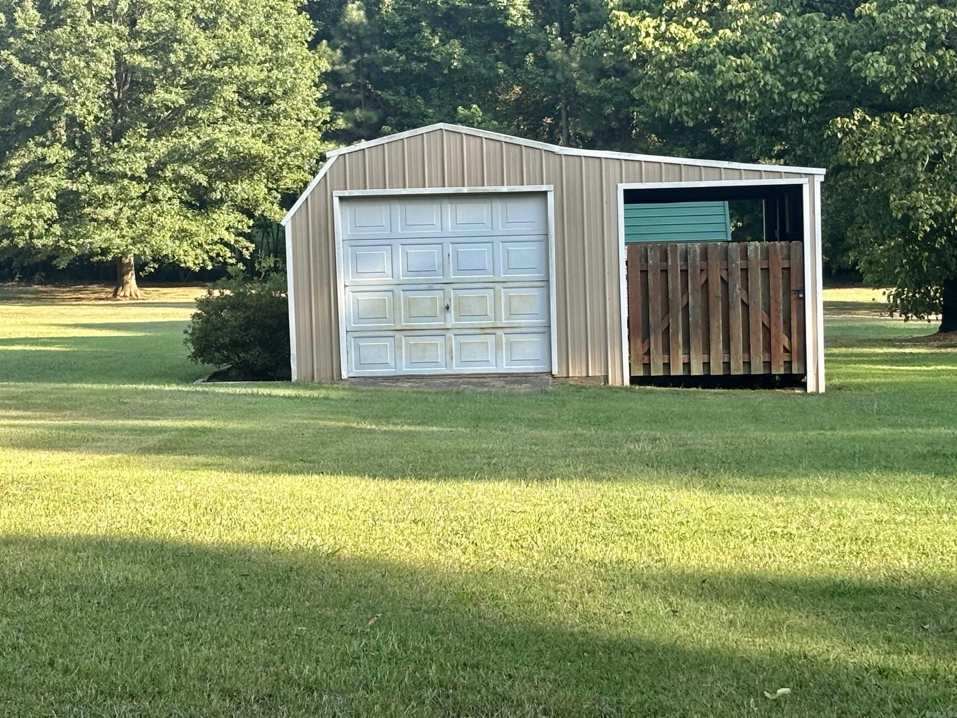 COUNTRY CLUB ADDN - Residential